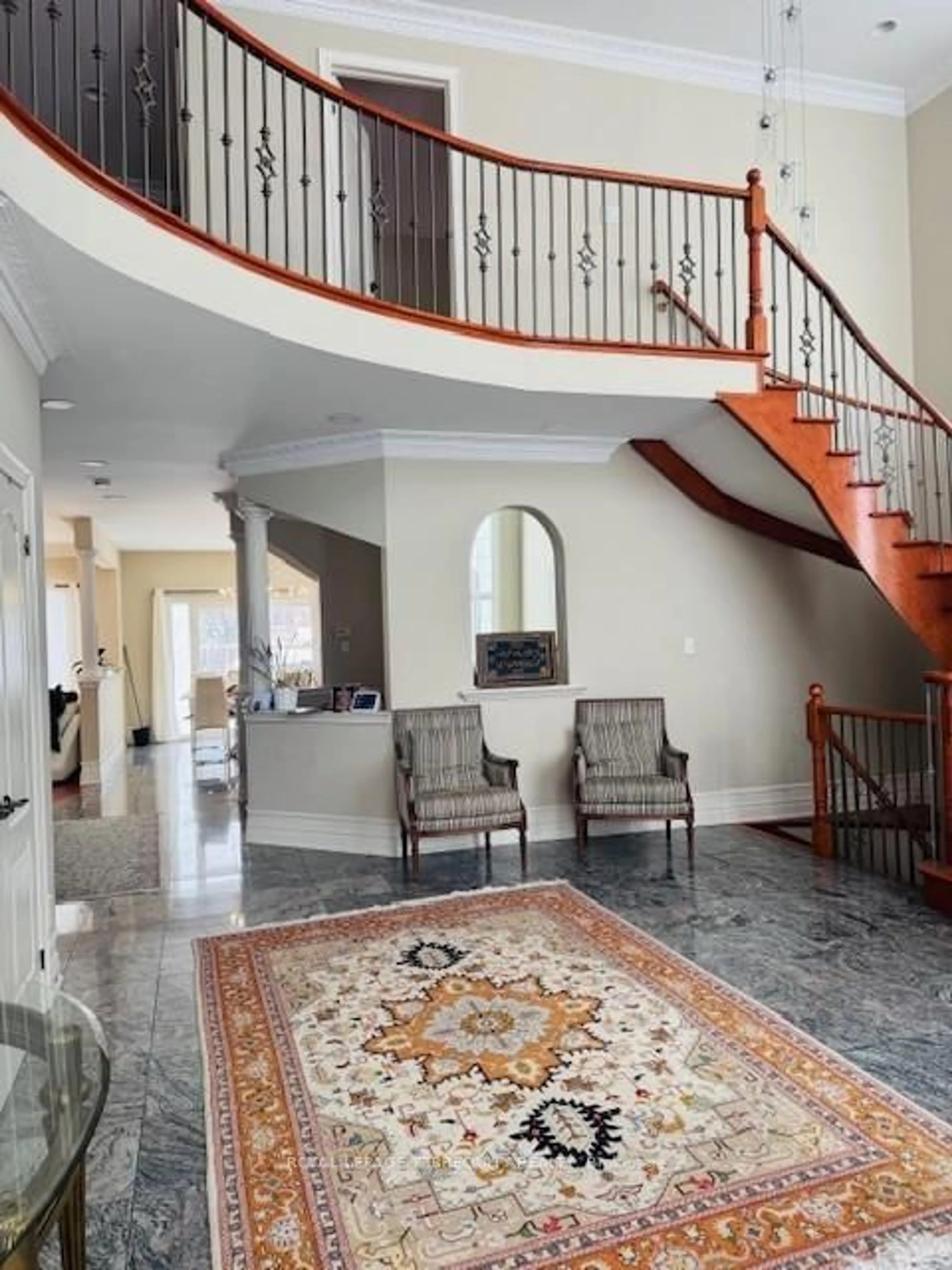 Indoor foyer for 78 Yongehurst Rd, Richmond Hill Ontario L4C 3T2