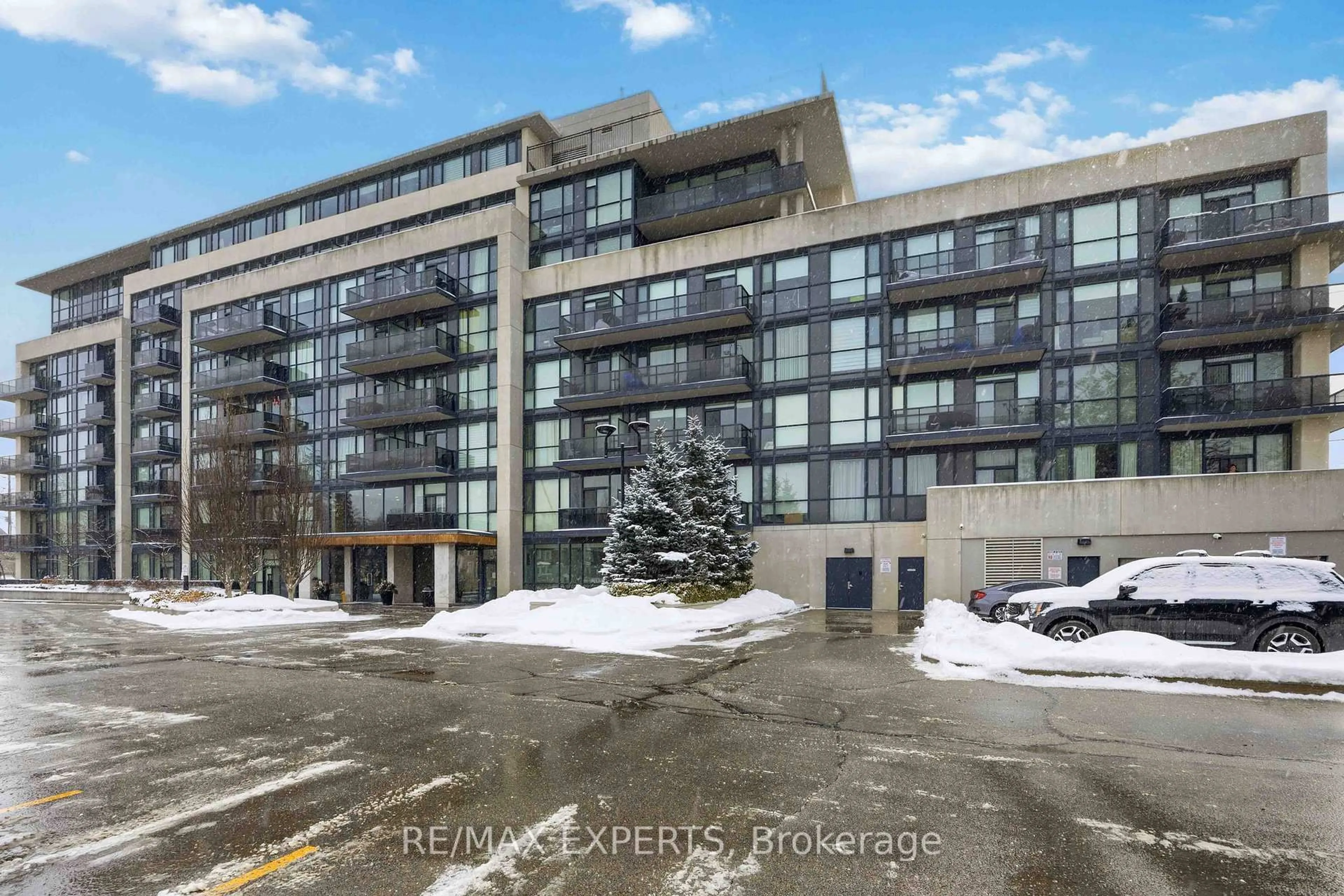 Indoor foyer for 4700 HIGHWAY 7 Rd #501, Vaughan Ontario L4L 0B4