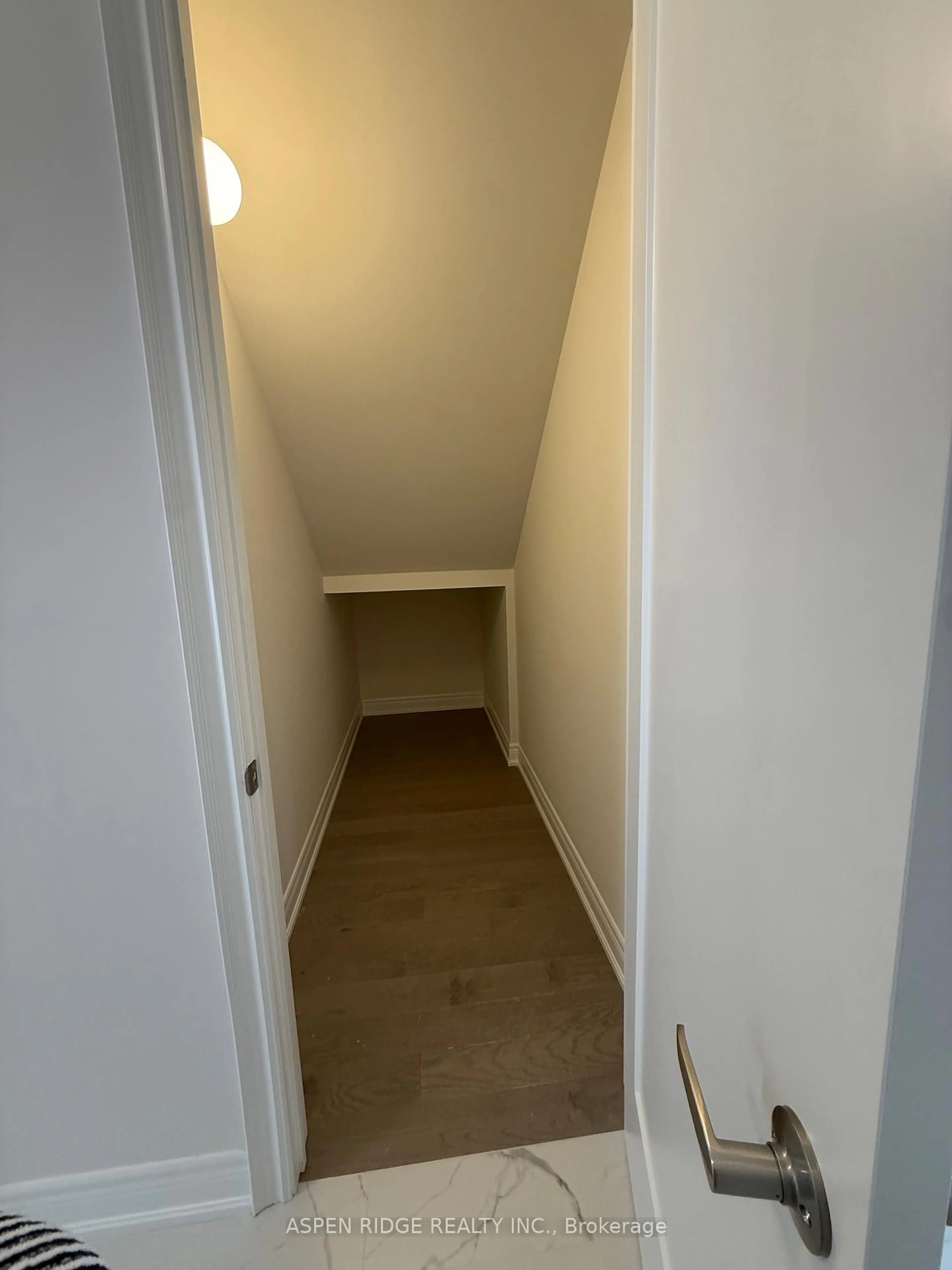 A pic of a room for 173 Rowe St, Bradford West Gwillimbury Ontario L3Z 4N2