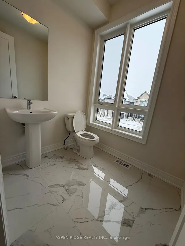 173 Rowe St, Bradford West Gwillimbury 5