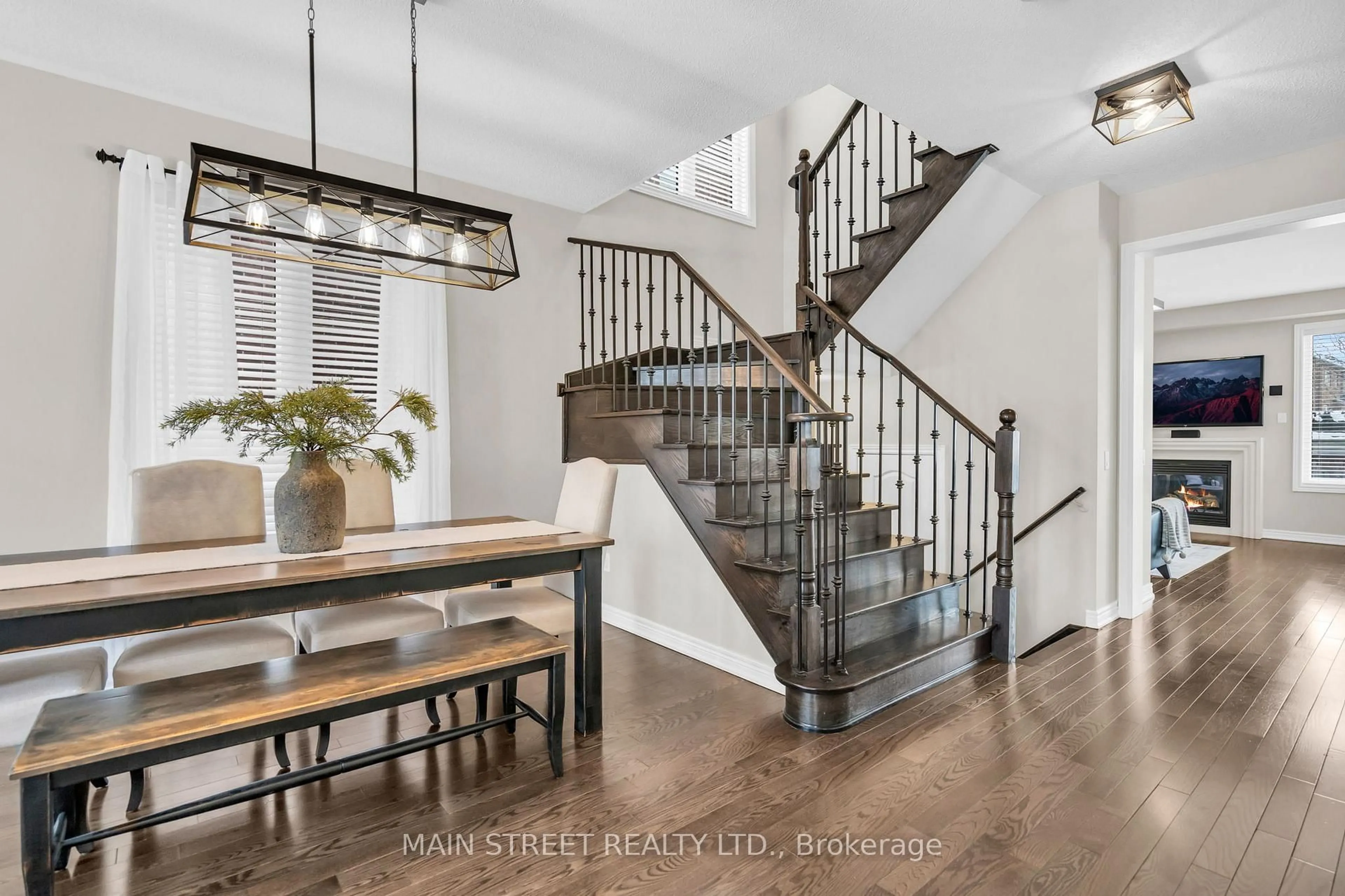 Stairs for 382 Conover Ave, Aurora Ontario L4G 0J1