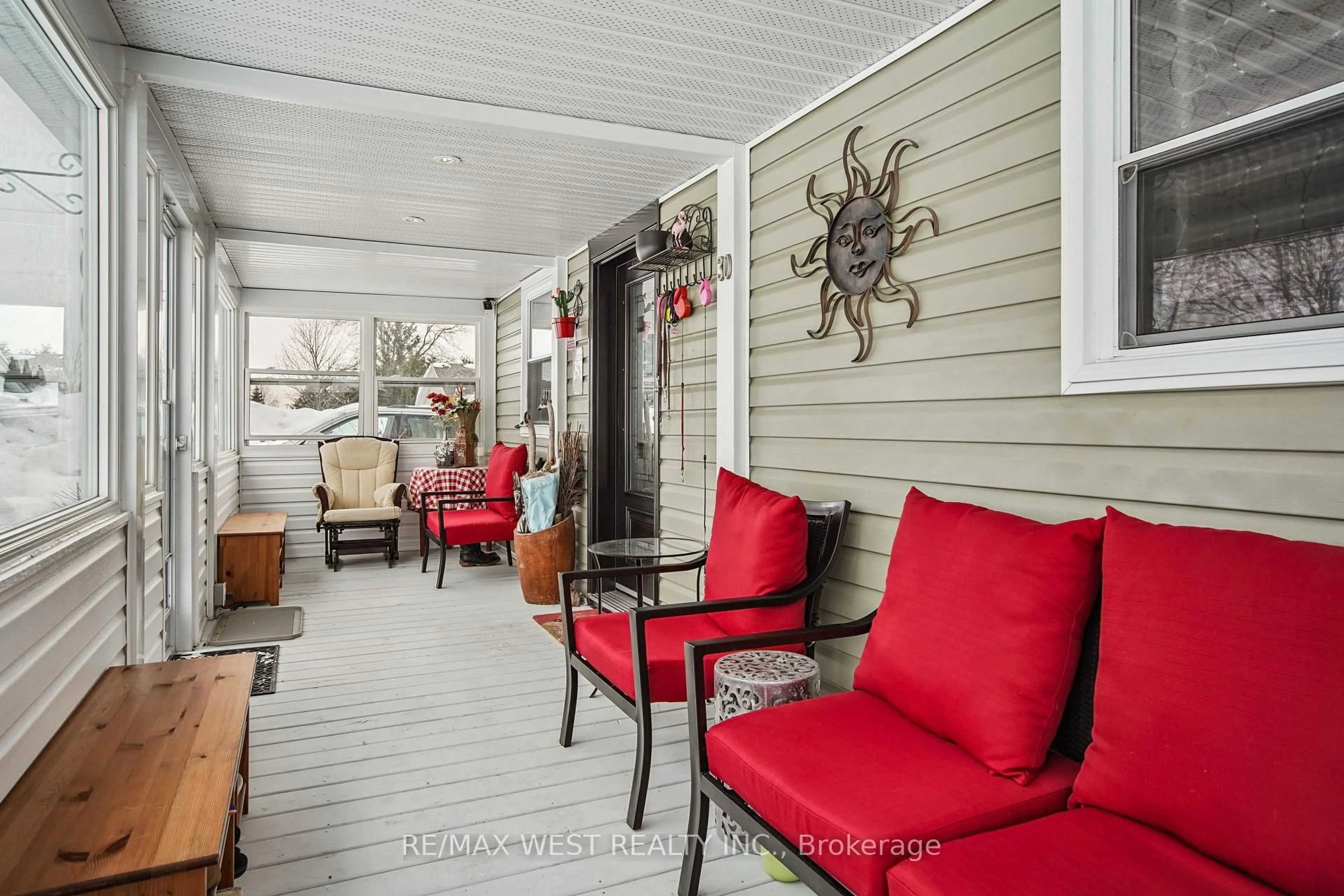 Patio, street for 30 Quiet Heights Lane, Georgina Ontario L4P 3C8