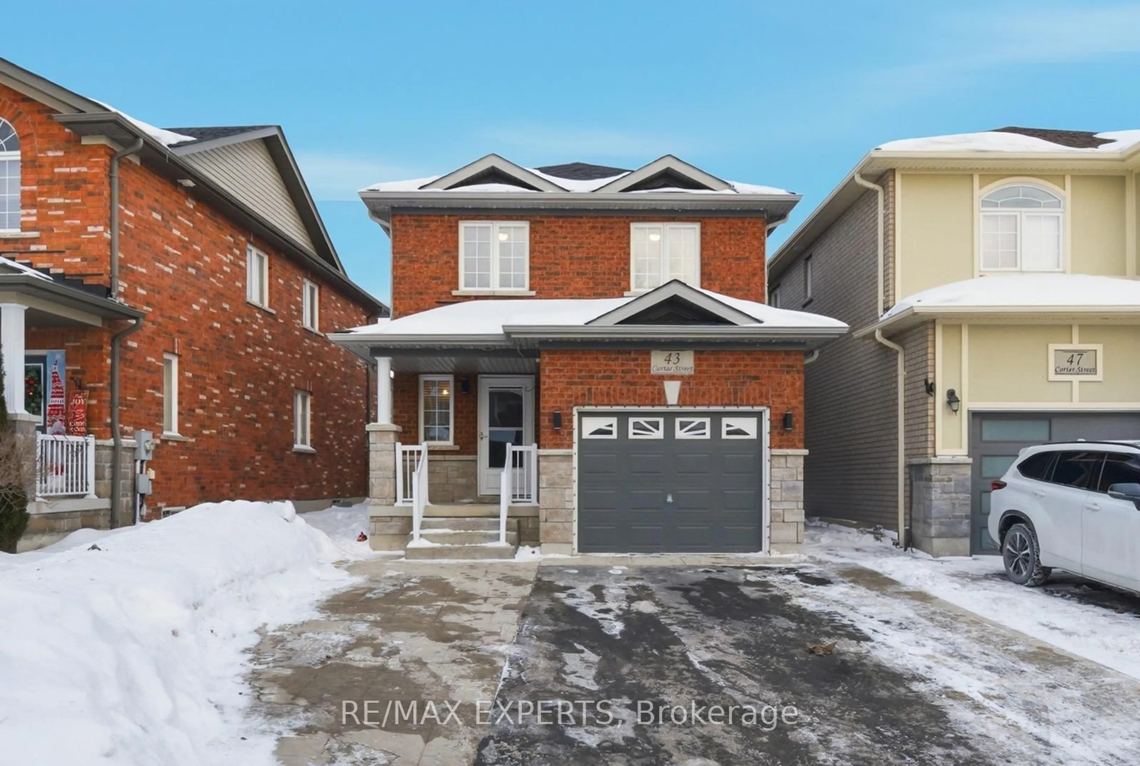 Home with brick exterior material, street for 43 Carter St, Bradford West Gwillimbury Ontario L3Z 0C1