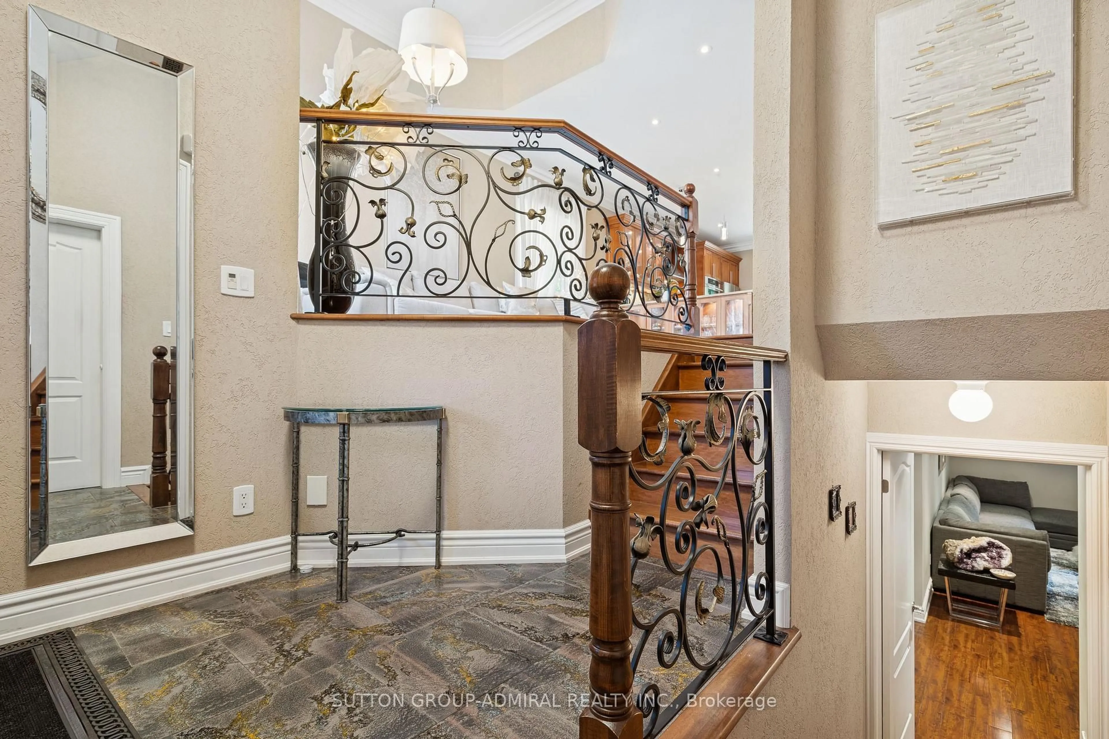 Indoor entryway for 1221 Laurand St, Innisfil Ontario L9S 0E6