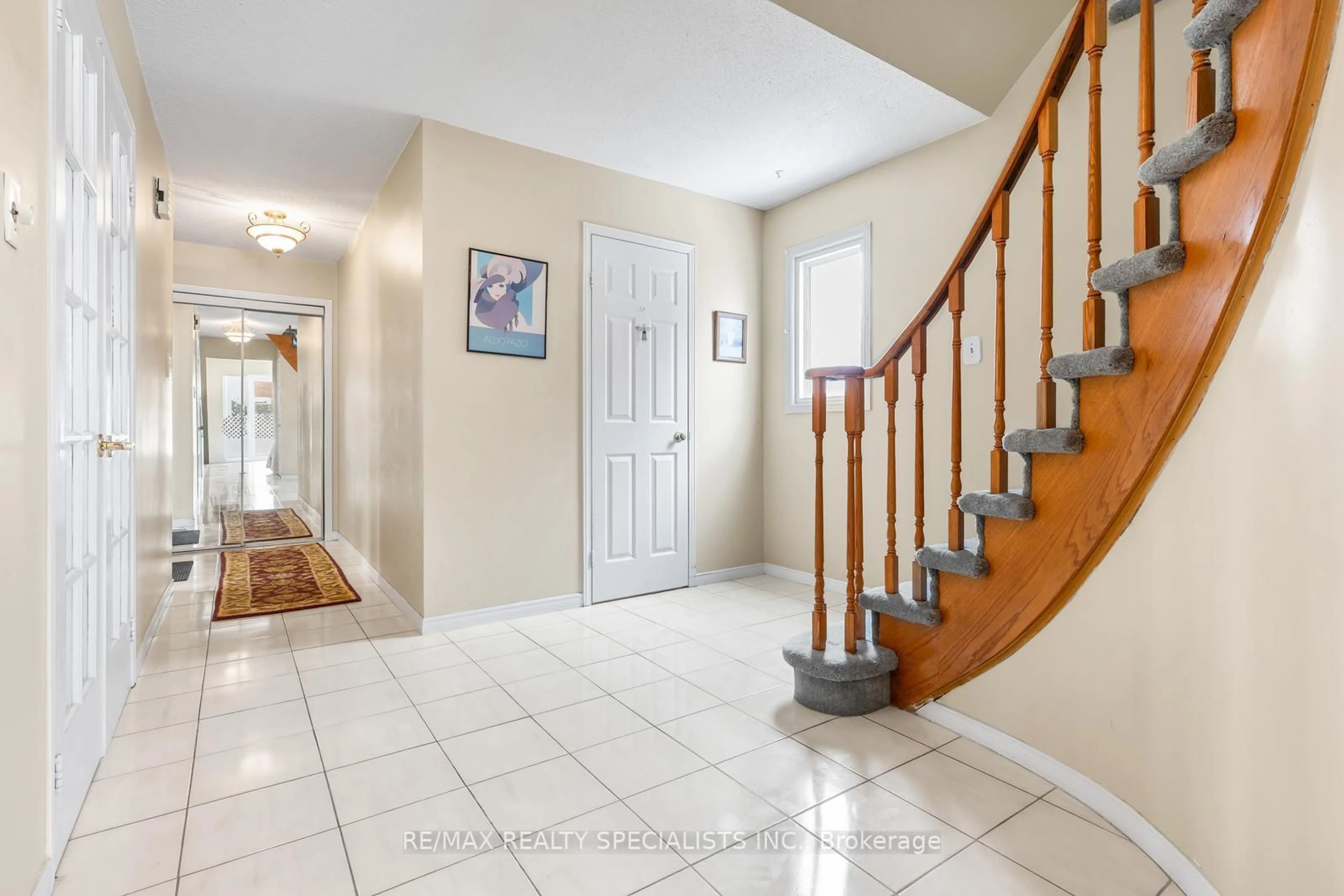 Indoor entryway for 81 Bendamere Cres, Markham Ontario L3P 6Y1