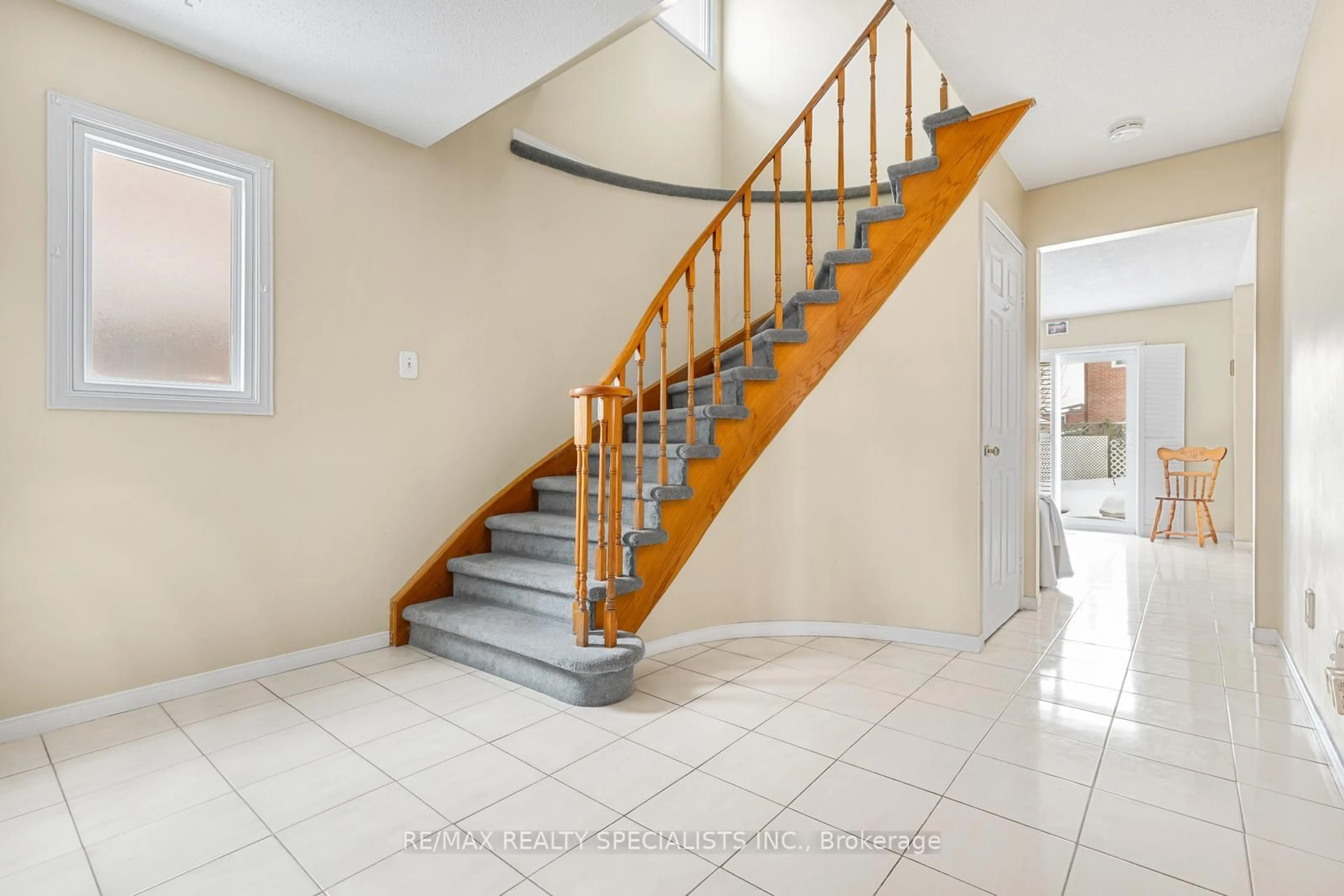 Stairs for 81 Bendamere Cres, Markham Ontario L3P 6Y1