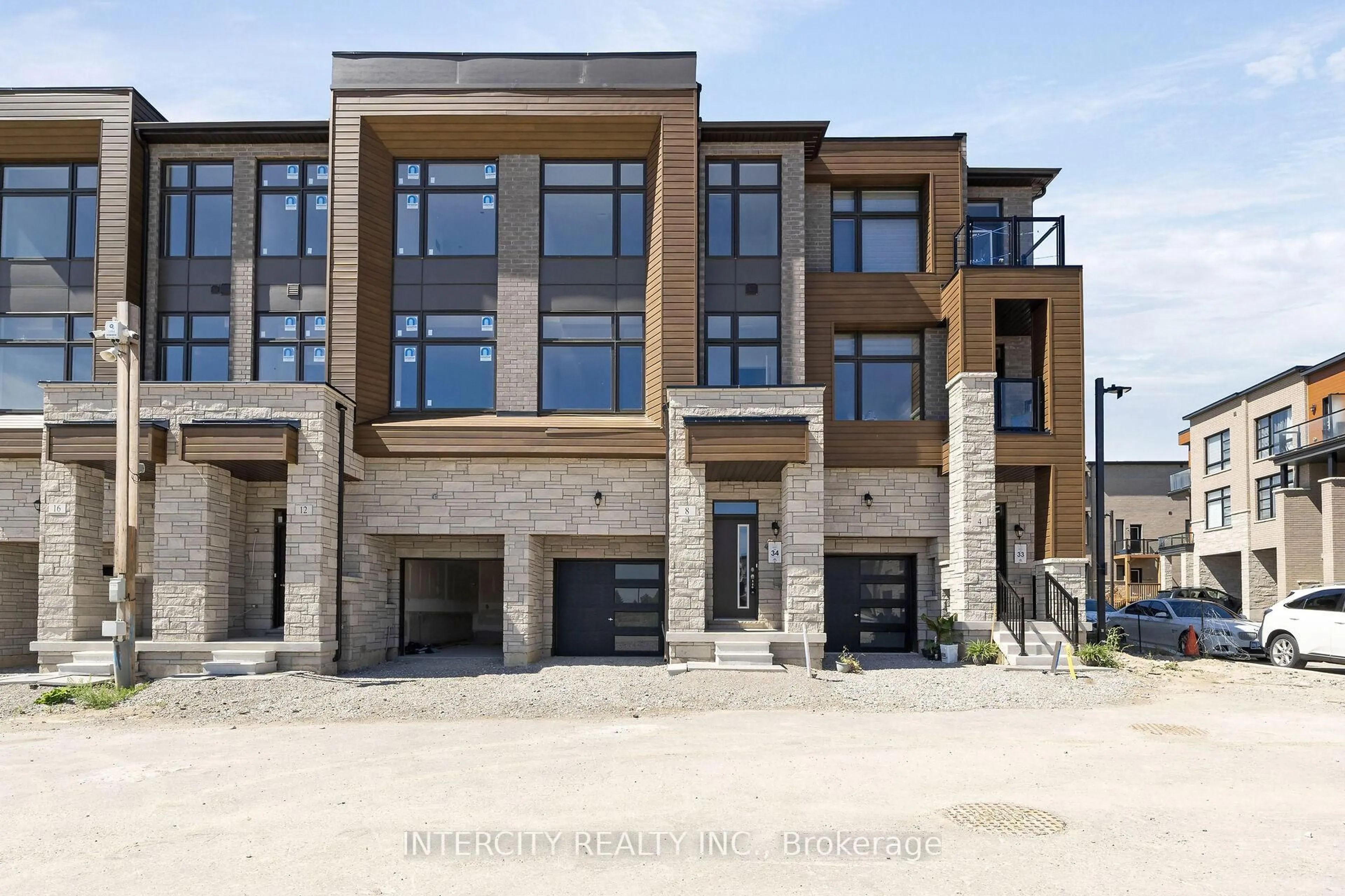 Unknown for 8 Radisson St, Vaughan Ontario L4H 5J3