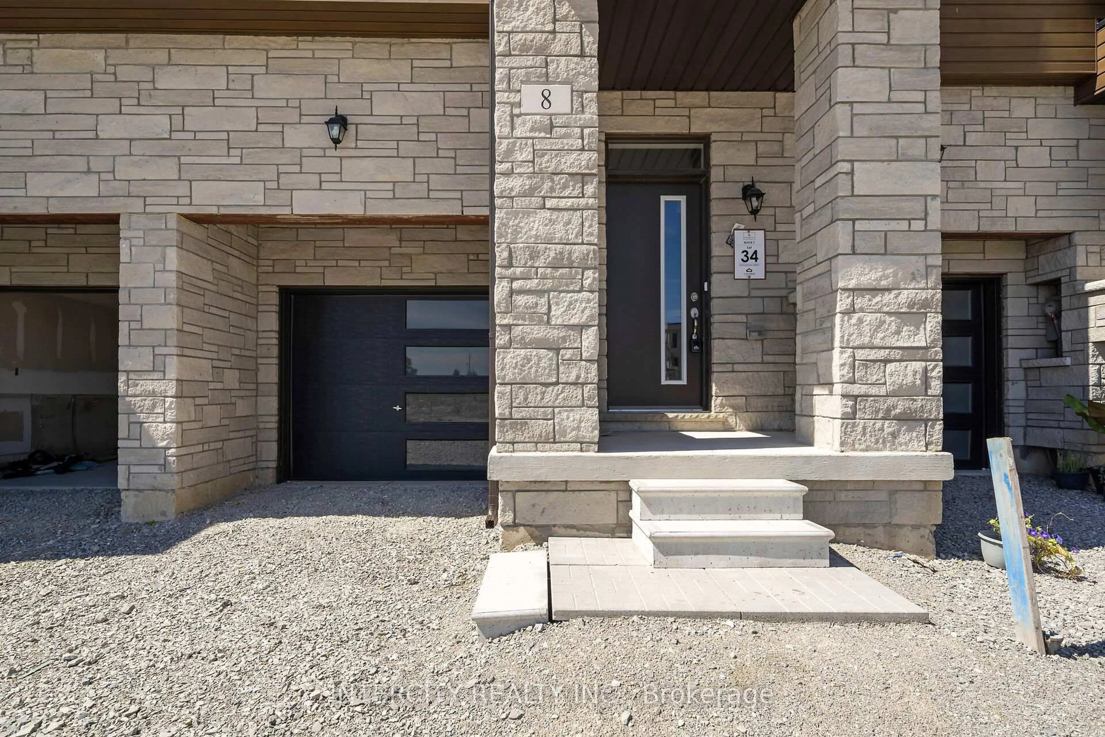 Unknown for 8 Radisson St, Vaughan Ontario L4H 5J3