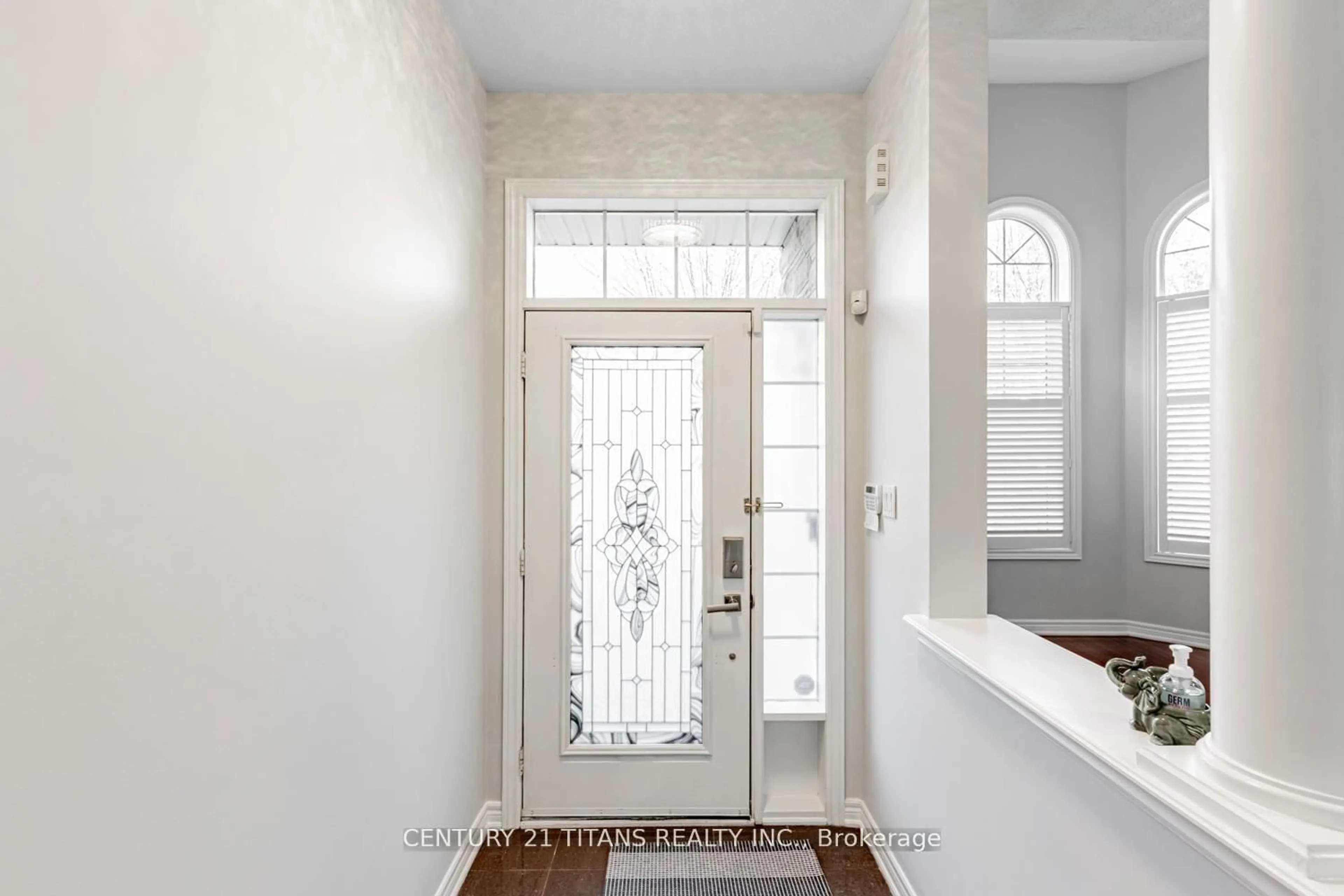 Indoor entryway for 3 Condarcuri Cres, Markham Ontario L6B 0G8