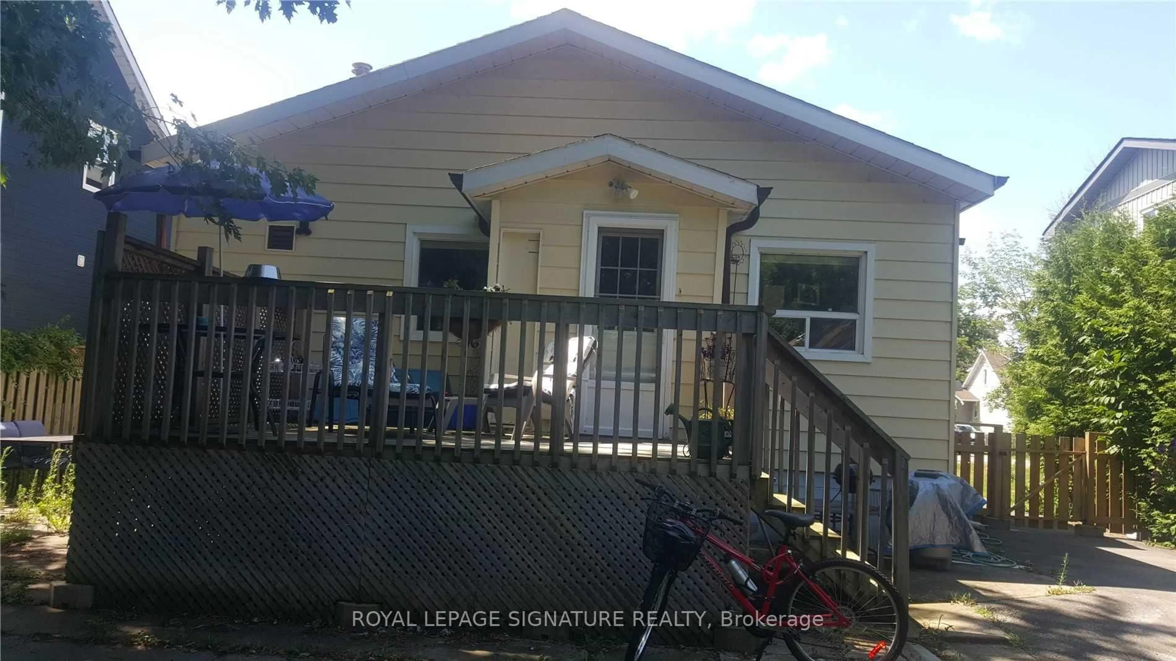 Home with vinyl exterior material, street for 54 Farley Circ, Georgina Ontario L0E 1S0