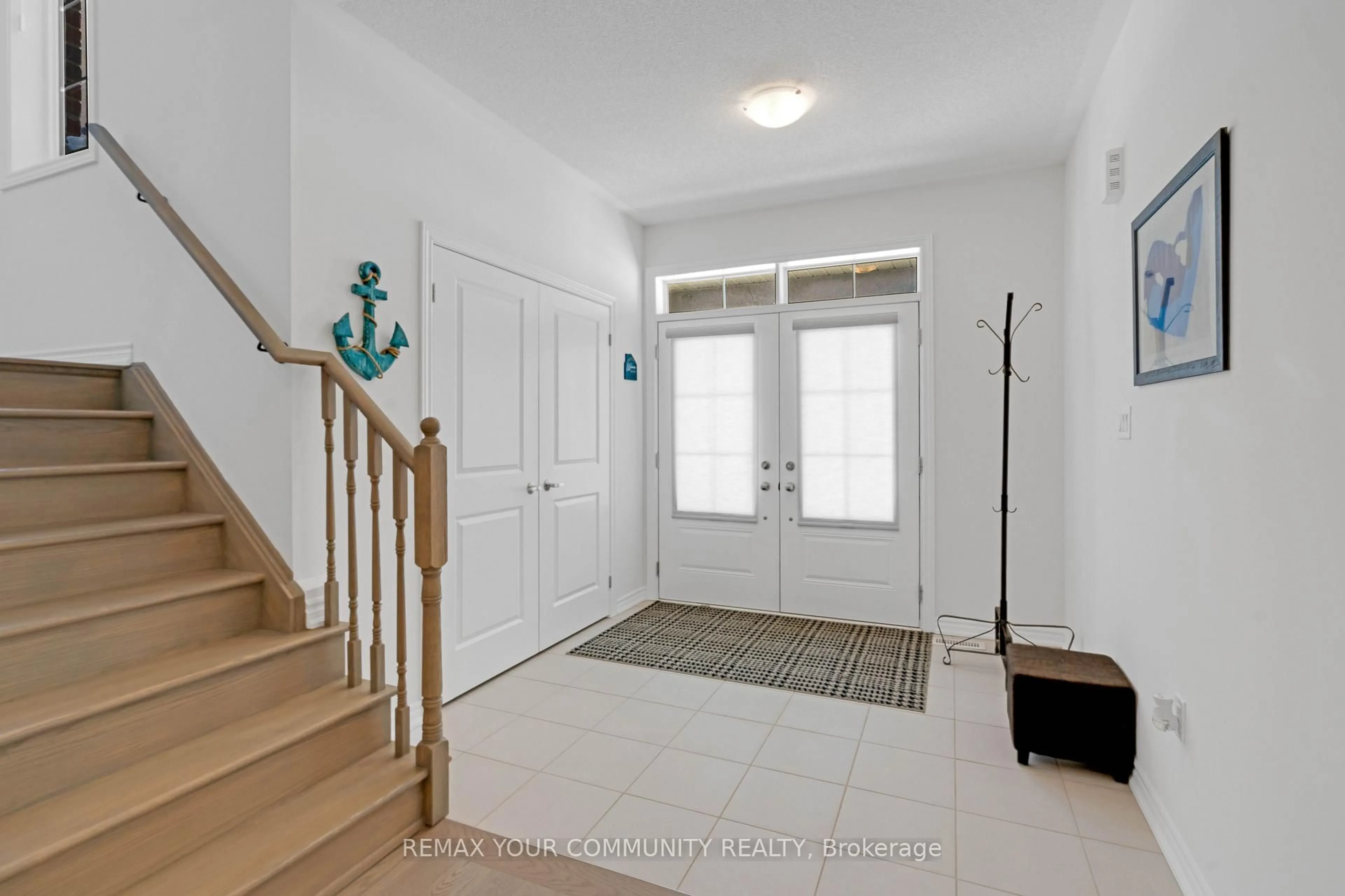 Indoor entryway for 1537 Prentice Rd, Innisfil Ontario L9S 4R7