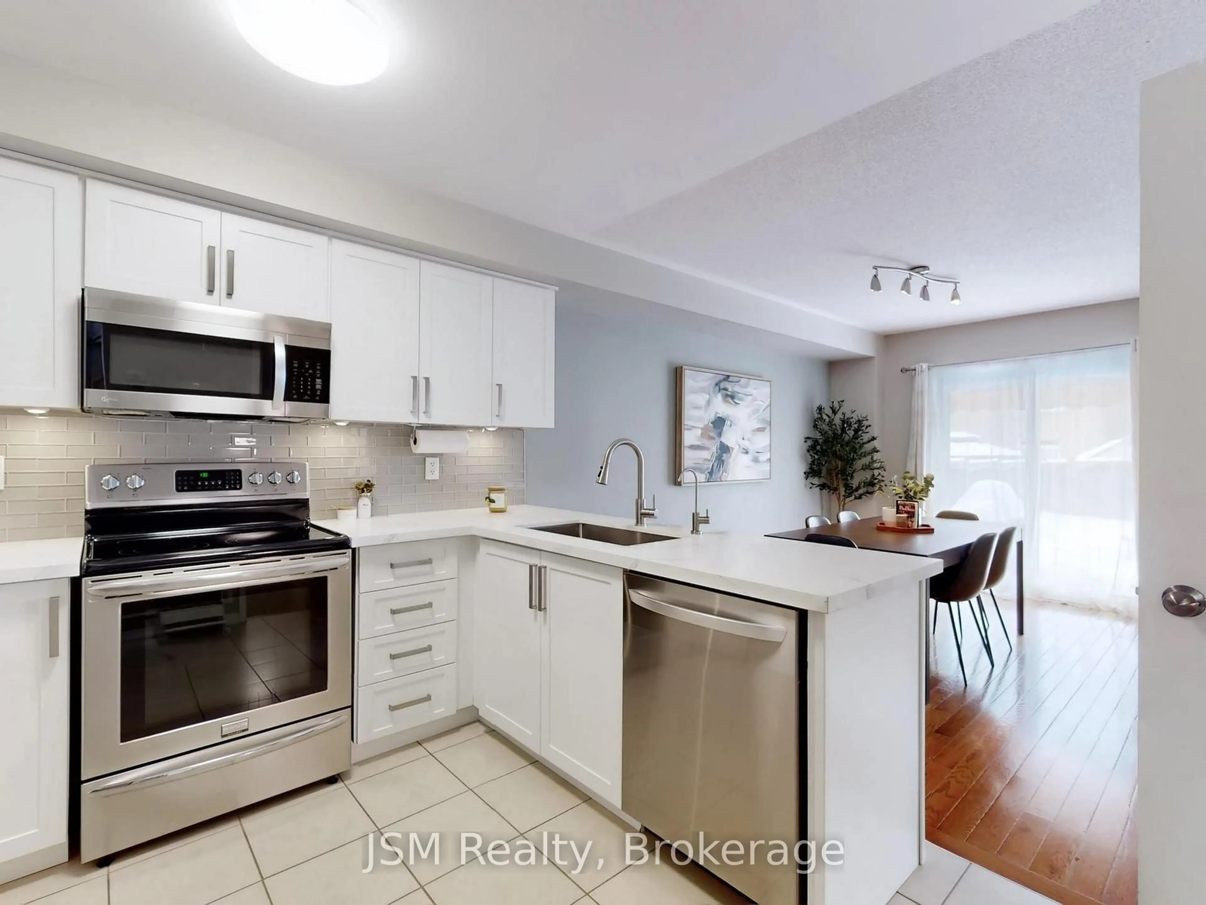 Open concept kitchen, unknown for 54 Armstrong Cres, Bradford West Gwillimbury Ontario L3Z 0L2