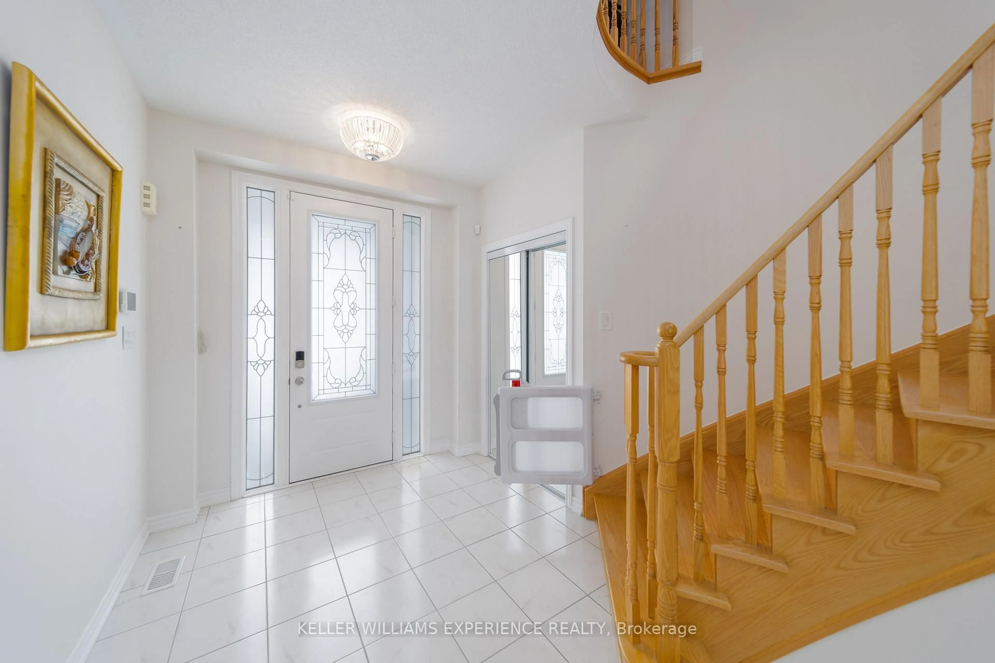 Indoor foyer for 55 Elphick St, Essa Ontario L0M 1B6
