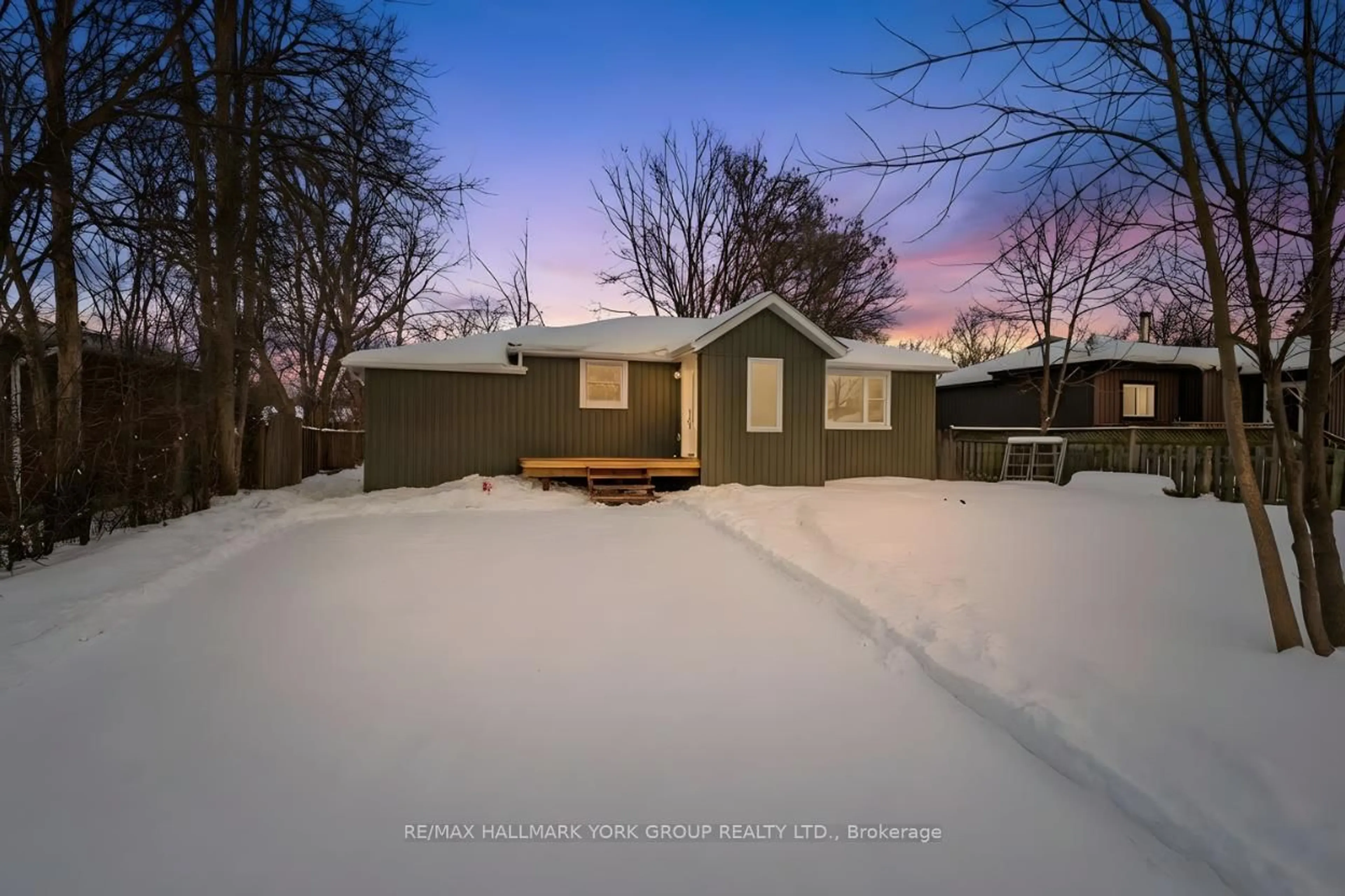 A pic from outside/outdoor area/front of a property/back of a property/a pic from drone, street for 103 Cronsberry Rd, Georgina Ontario L0E 1N0