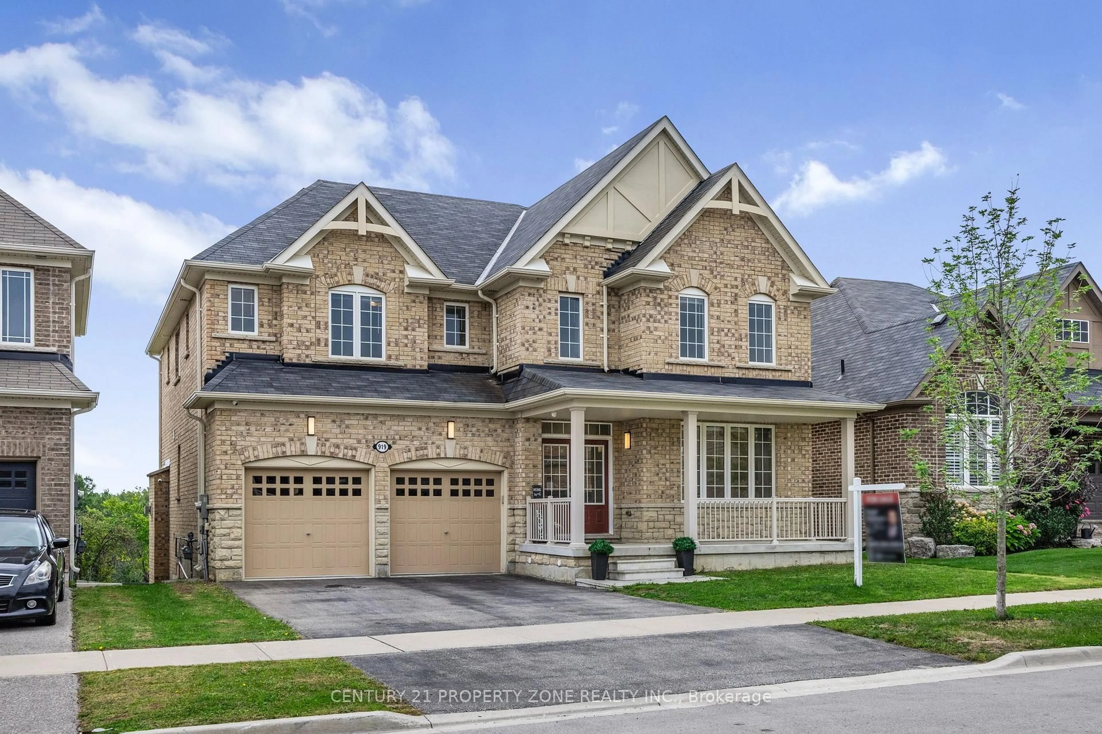 Home with brick exterior material, street for 919 Green St, Innisfil Ontario L0L 1W0