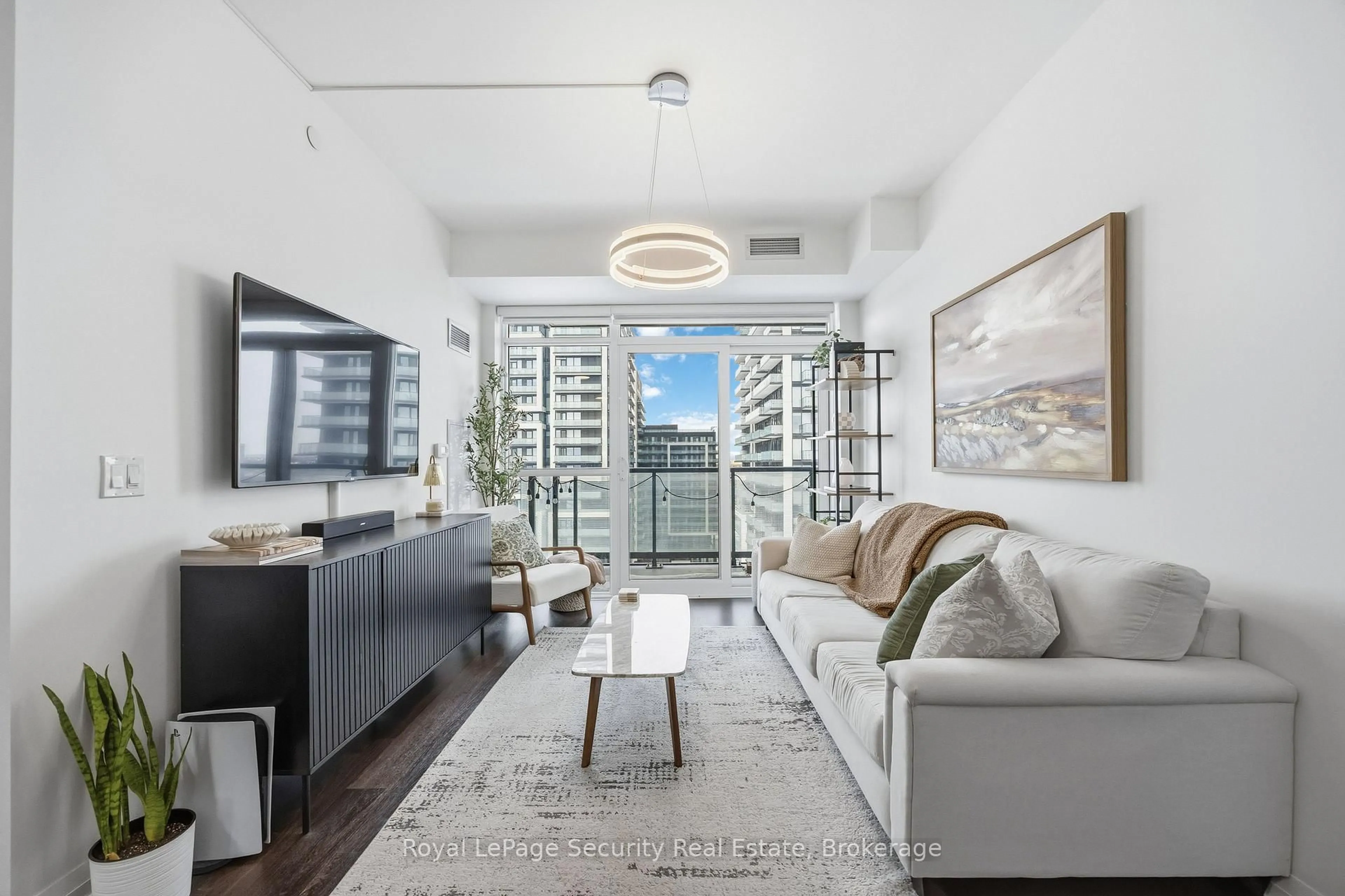 Living room with furniture, unknown for 65 Oneida Cres #1409, Richmond Hill Ontario L4B 0G9