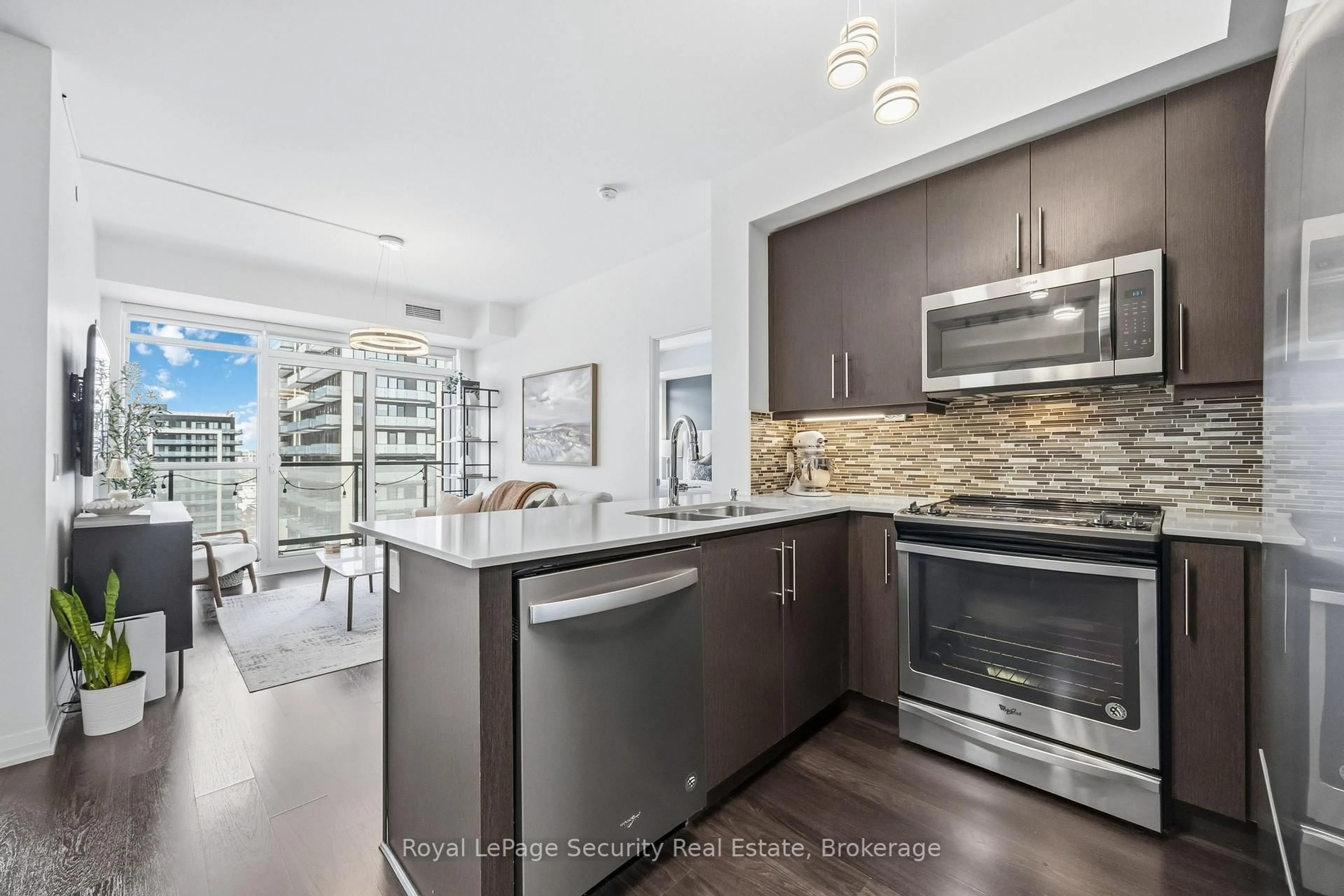Open concept kitchen, unknown for 65 Oneida Cres #1409, Richmond Hill Ontario L4B 0G9