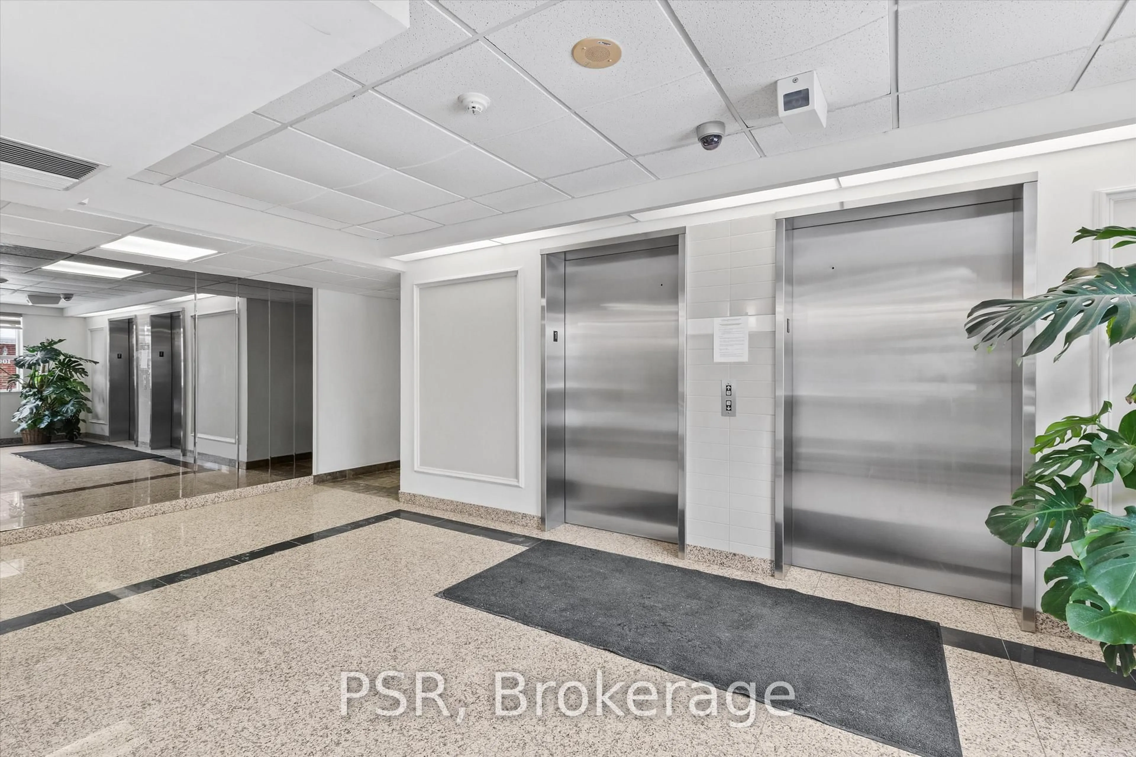 Unknown for 7378 Yonge St #103, Vaughan Ontario L4J 8J1