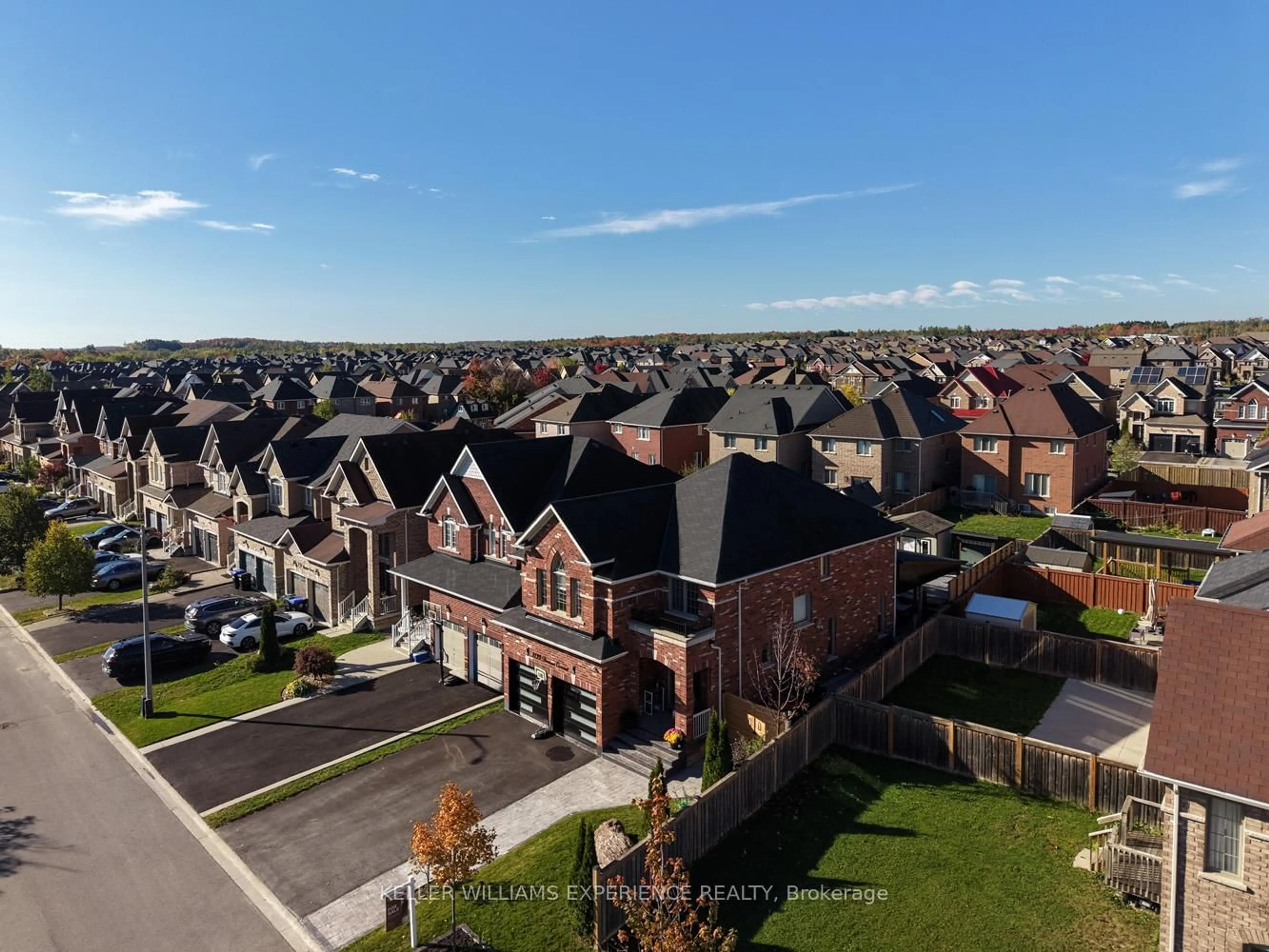 A pic from outside/outdoor area/front of a property/back of a property/a pic from drone, city buildings view from balcony for 2199 Dawson Cres, Innisfil Ontario L9S 0G9