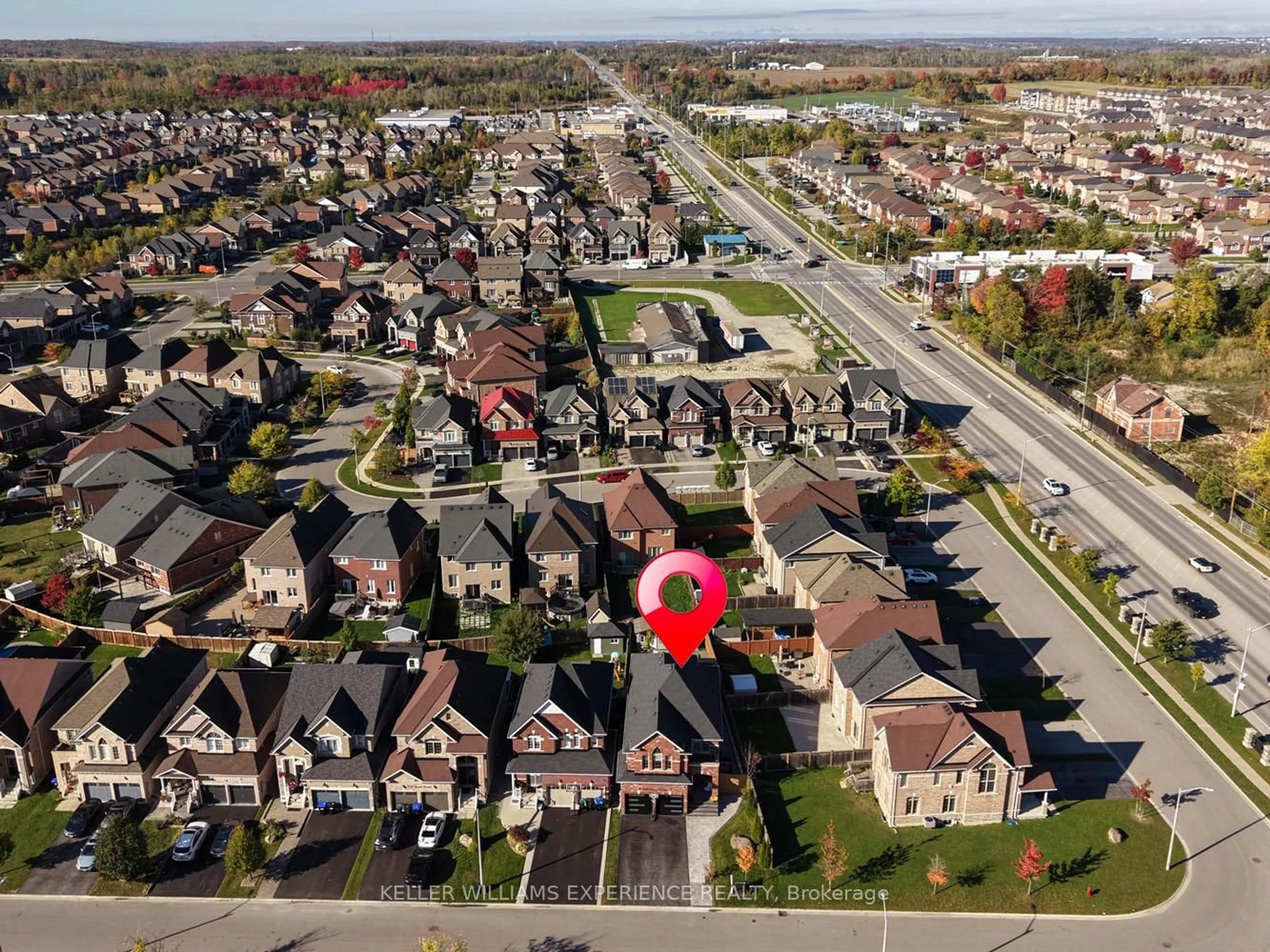 A pic from outside/outdoor area/front of a property/back of a property/a pic from drone, street for 2199 Dawson Cres, Innisfil Ontario L9S 0G9