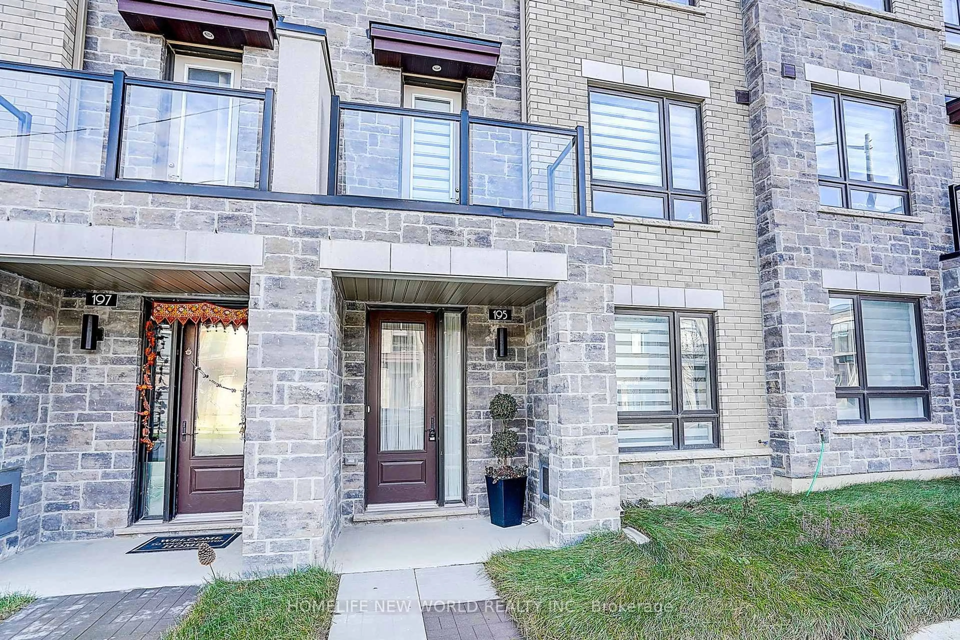 Home with brick exterior material, street for 195 Mumbai Dr, Markham Ontario L3S 0G5