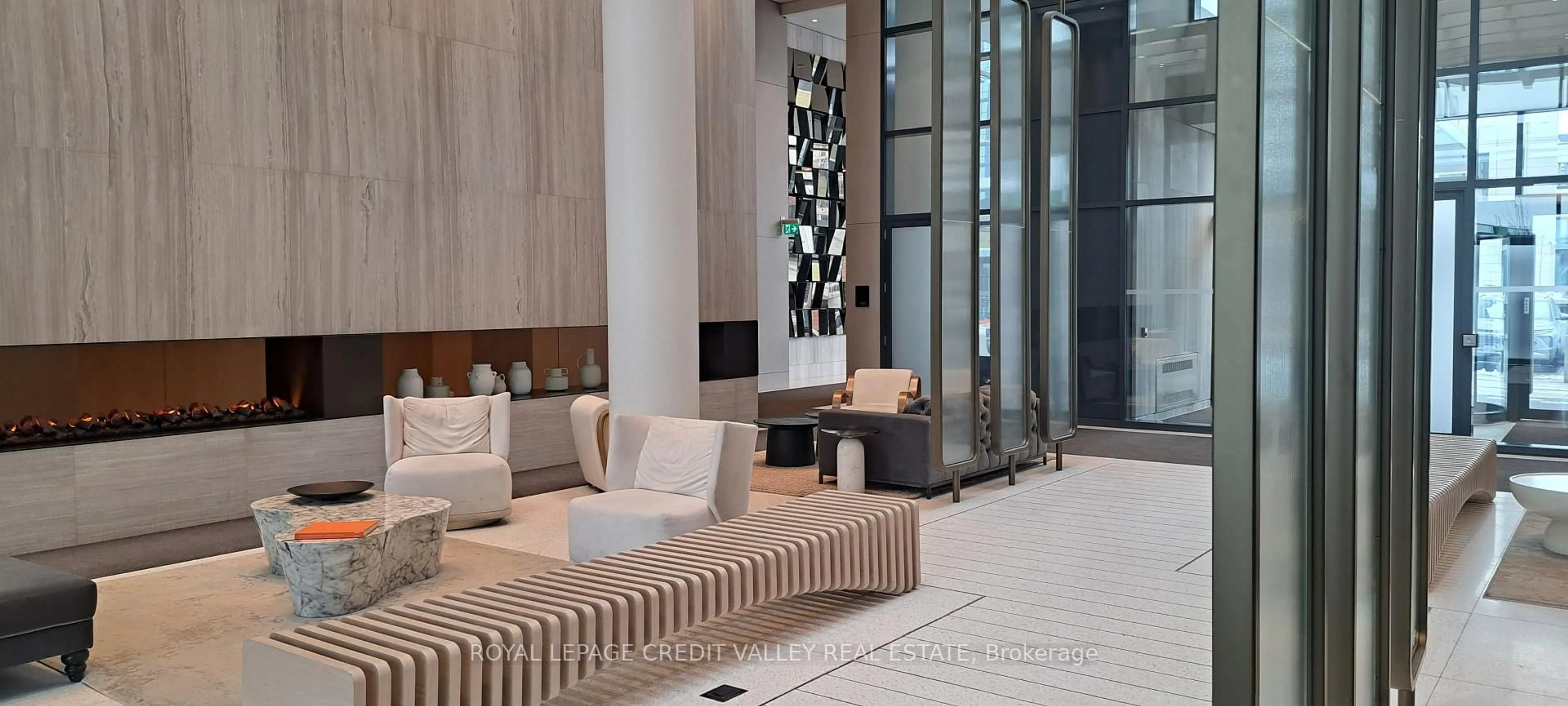 Lobby for 225 Commerce St #6210, Vaughan Ontario L4K 0R1