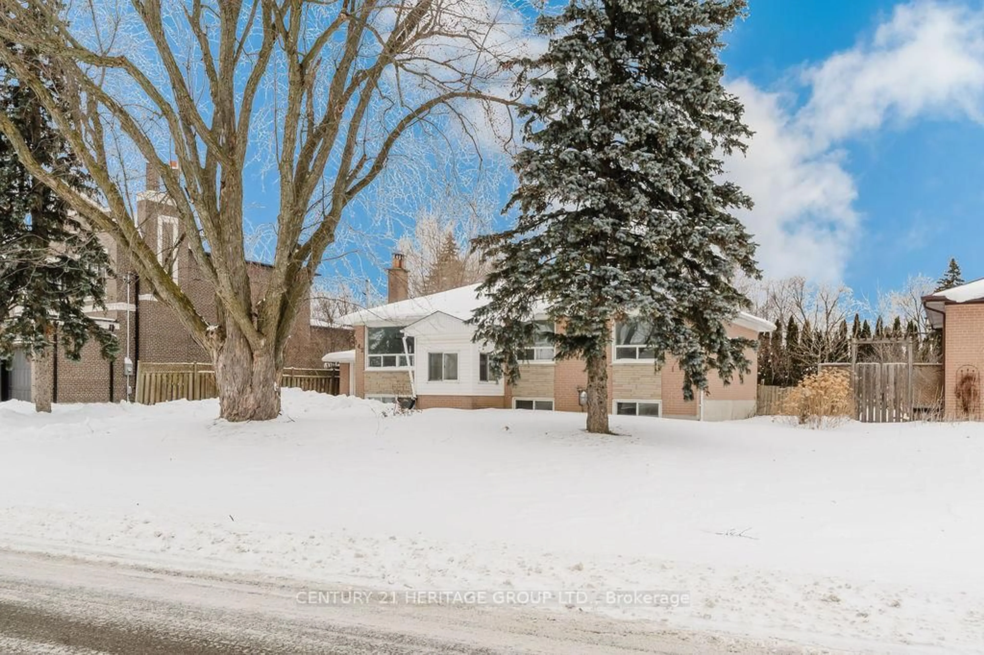 Unknown for 142 Kingslynn Dr, King Ontario L7B 1H1