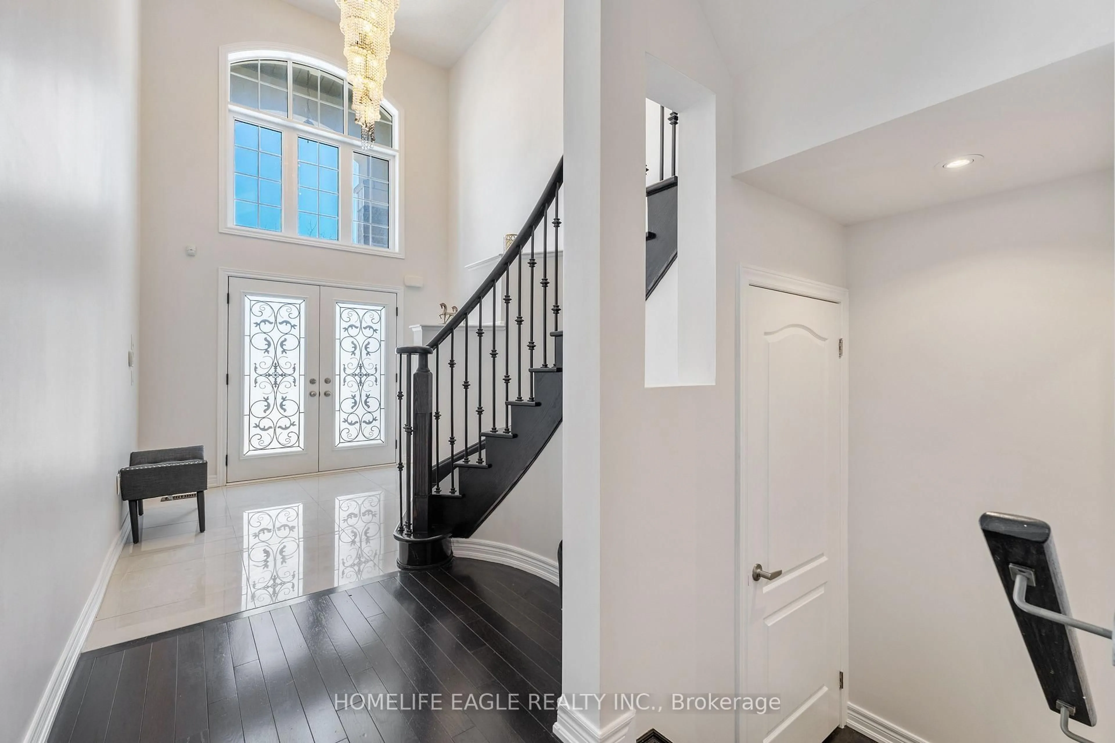 Indoor entryway for 776 Prest Way, Newmarket Ontario L3X 0J6