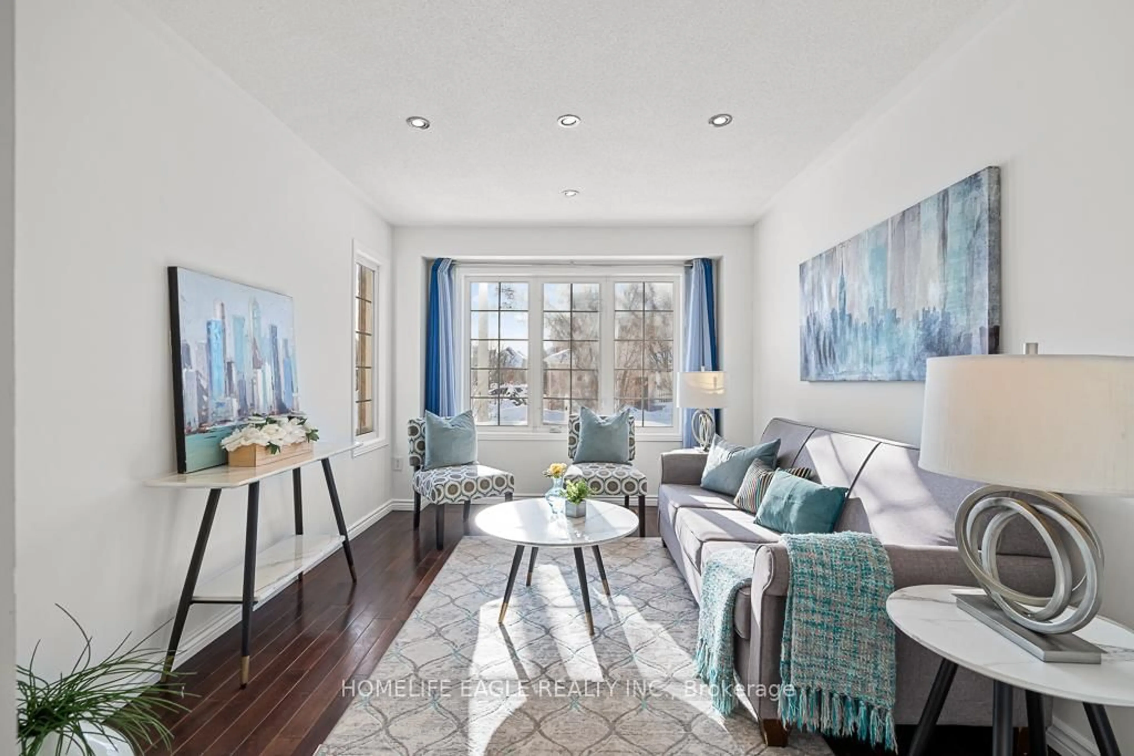 Living room with furniture, unknown for 98 Lowther Ave, Richmond Hill Ontario L4E 4P3