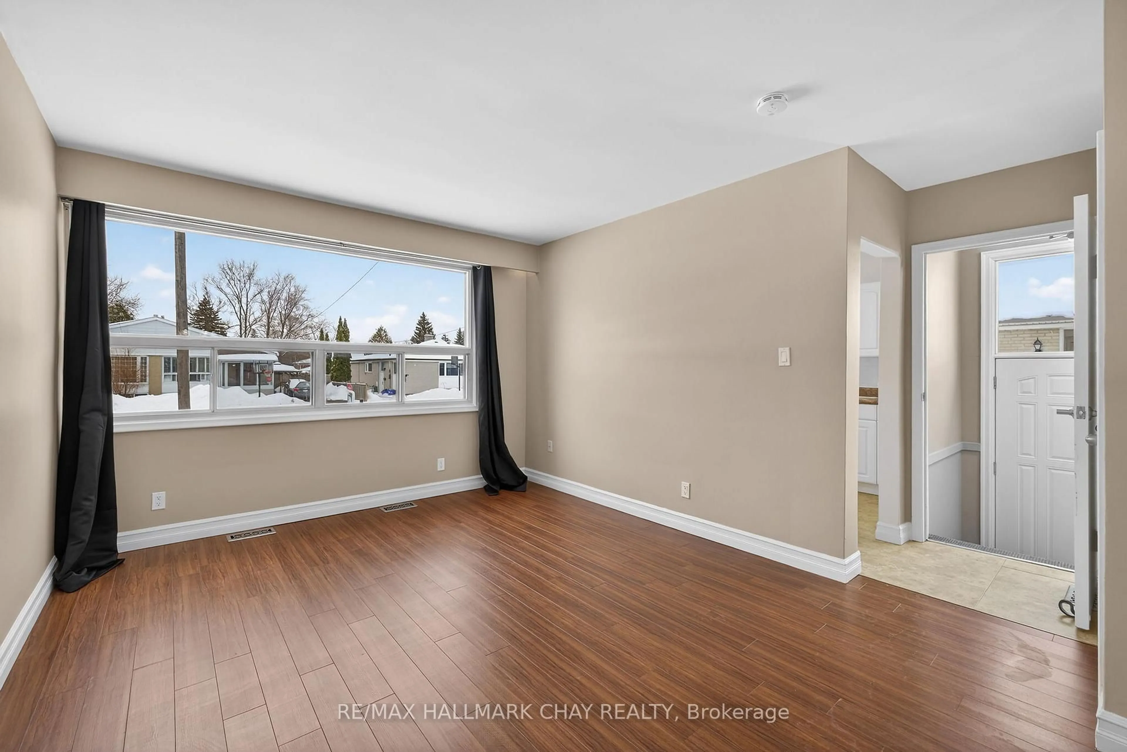 A pic of a room for 313 Taylor Mills Dr, Richmond Hill Ontario L4C 2T8