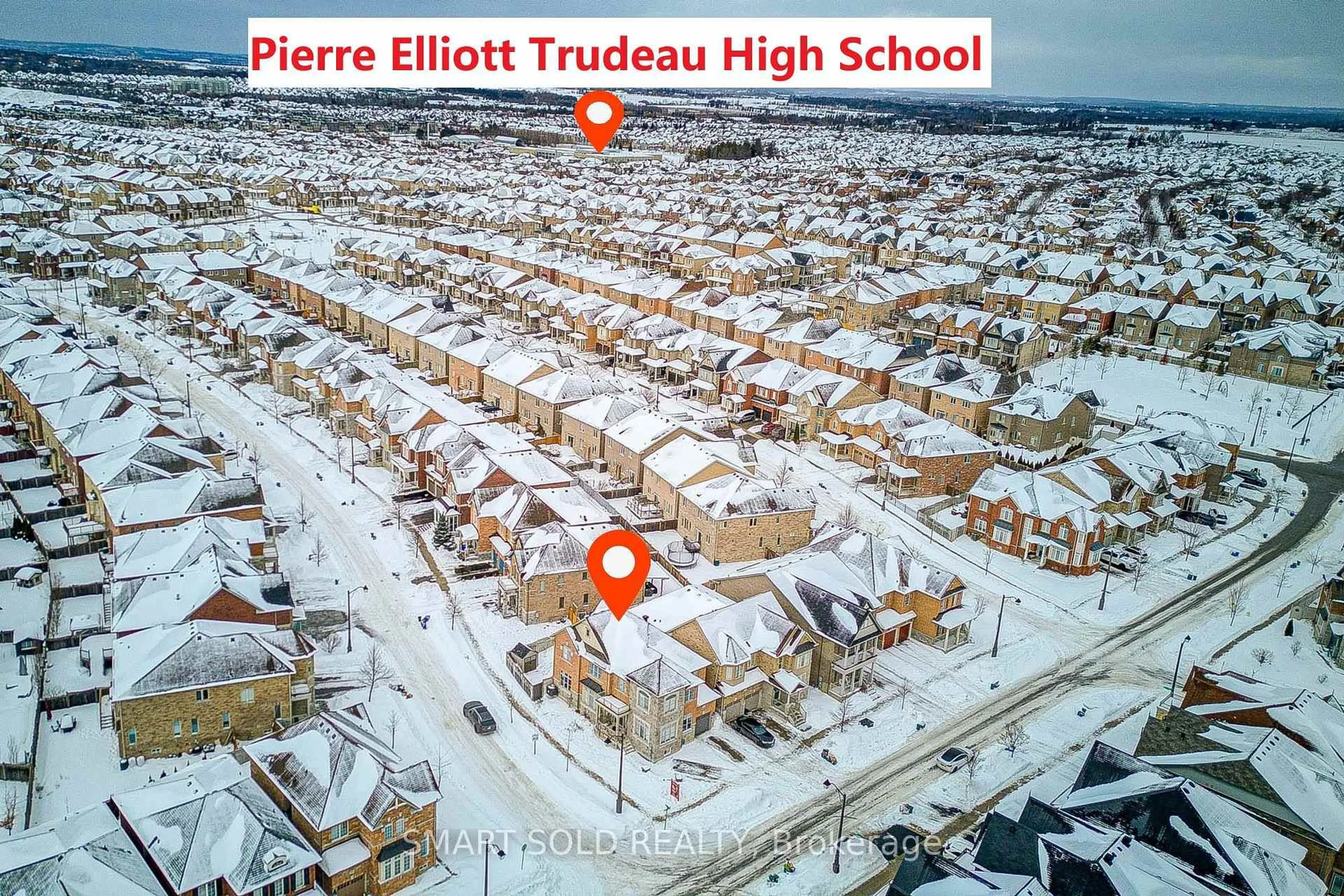 A pic from outside/outdoor area/front of a property/back of a property/a pic from drone, street for 102 William Bartlett Dr, Markham Ontario L6C 0P9