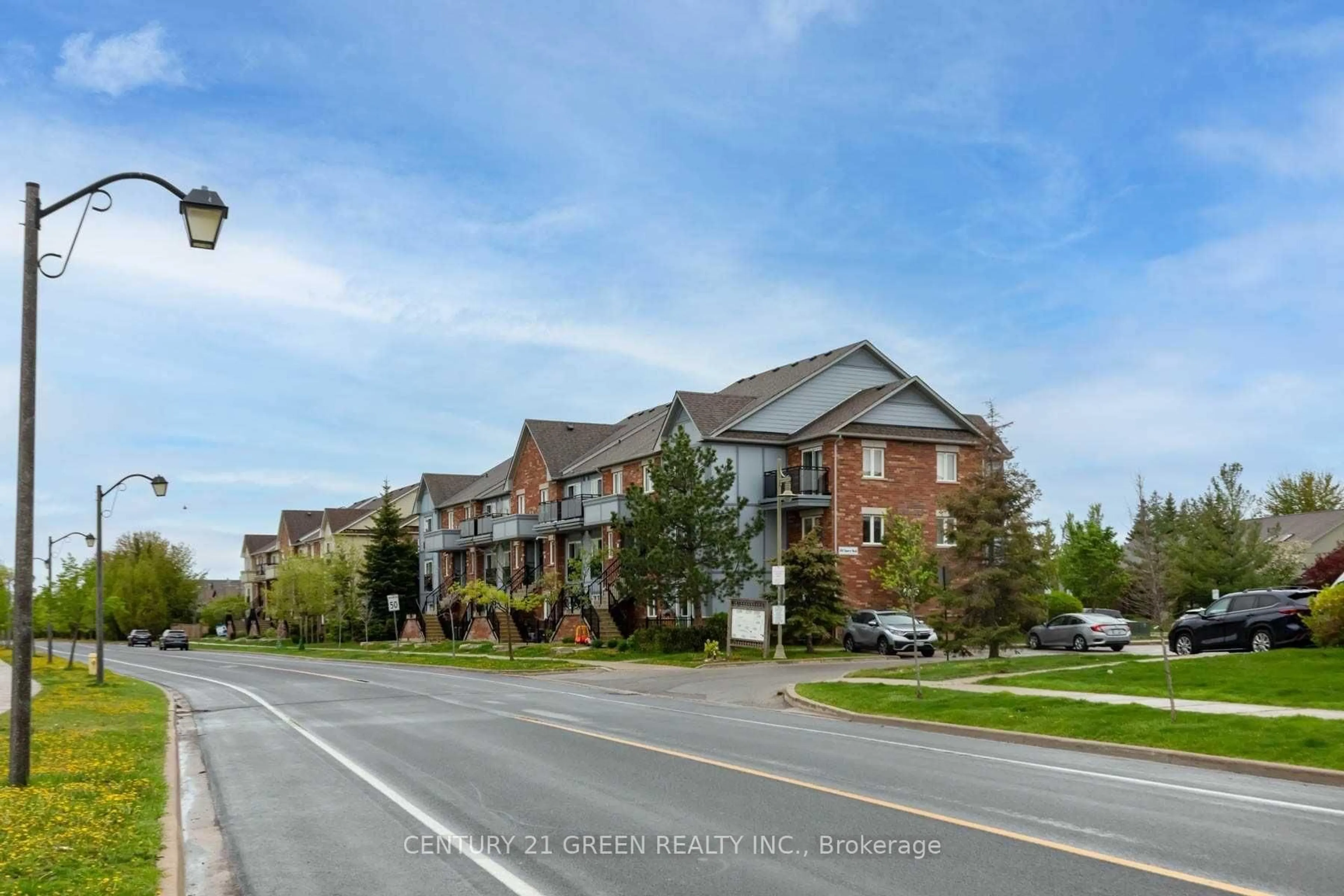 A pic from outside/outdoor area/front of a property/back of a property/a pic from drone, street for 160 Chancery Rd #20, Markham Ontario L6E 0B9