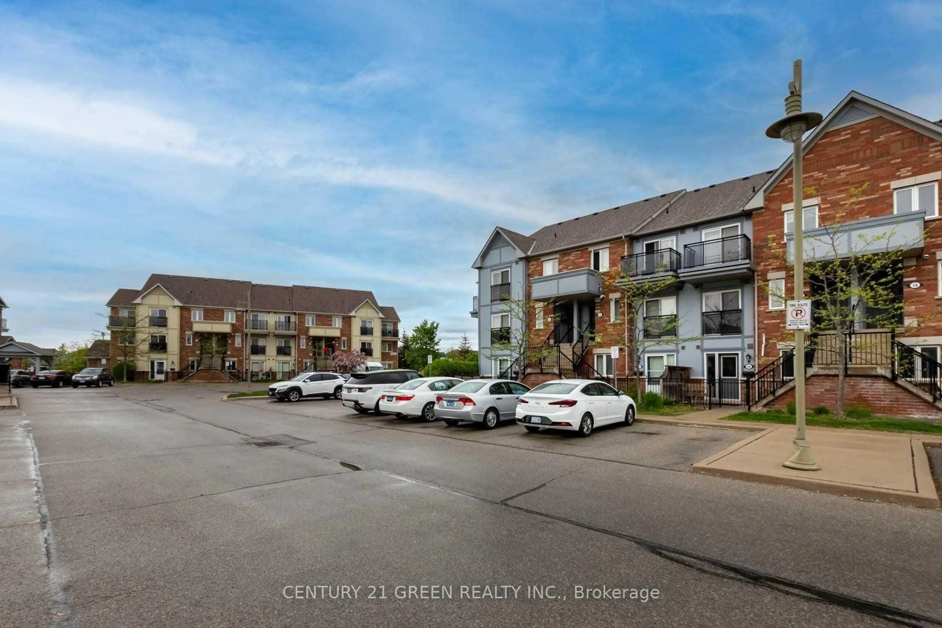 A pic from outside/outdoor area/front of a property/back of a property/a pic from drone, street for 160 Chancery Rd #20, Markham Ontario L6E 0B9