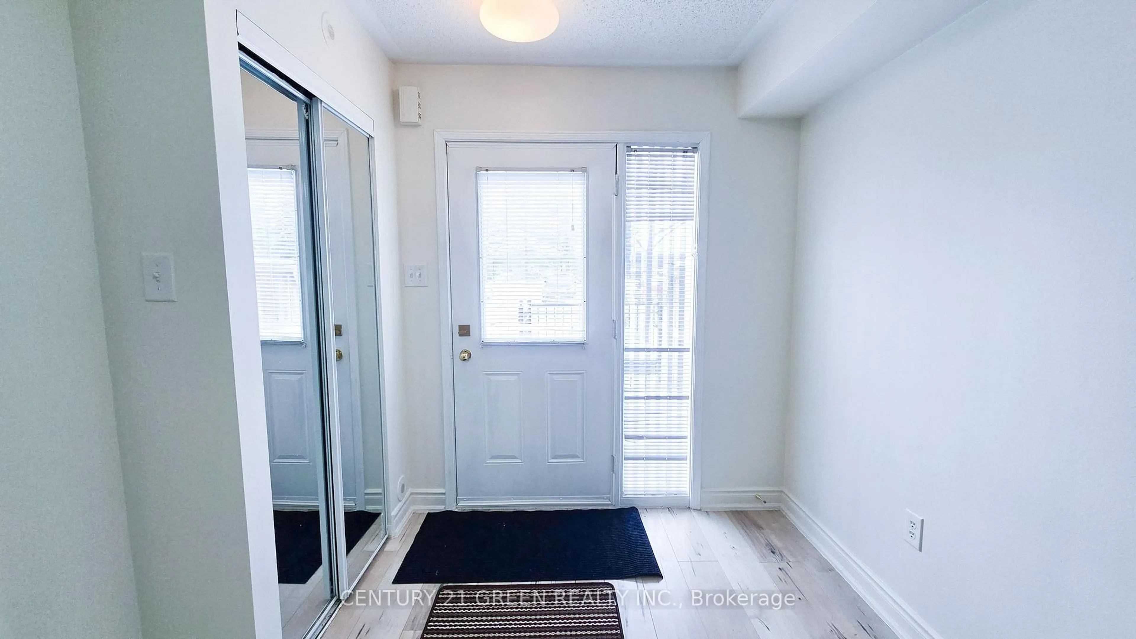 Indoor entryway for 160 Chancery Rd #20, Markham Ontario L6E 0B9