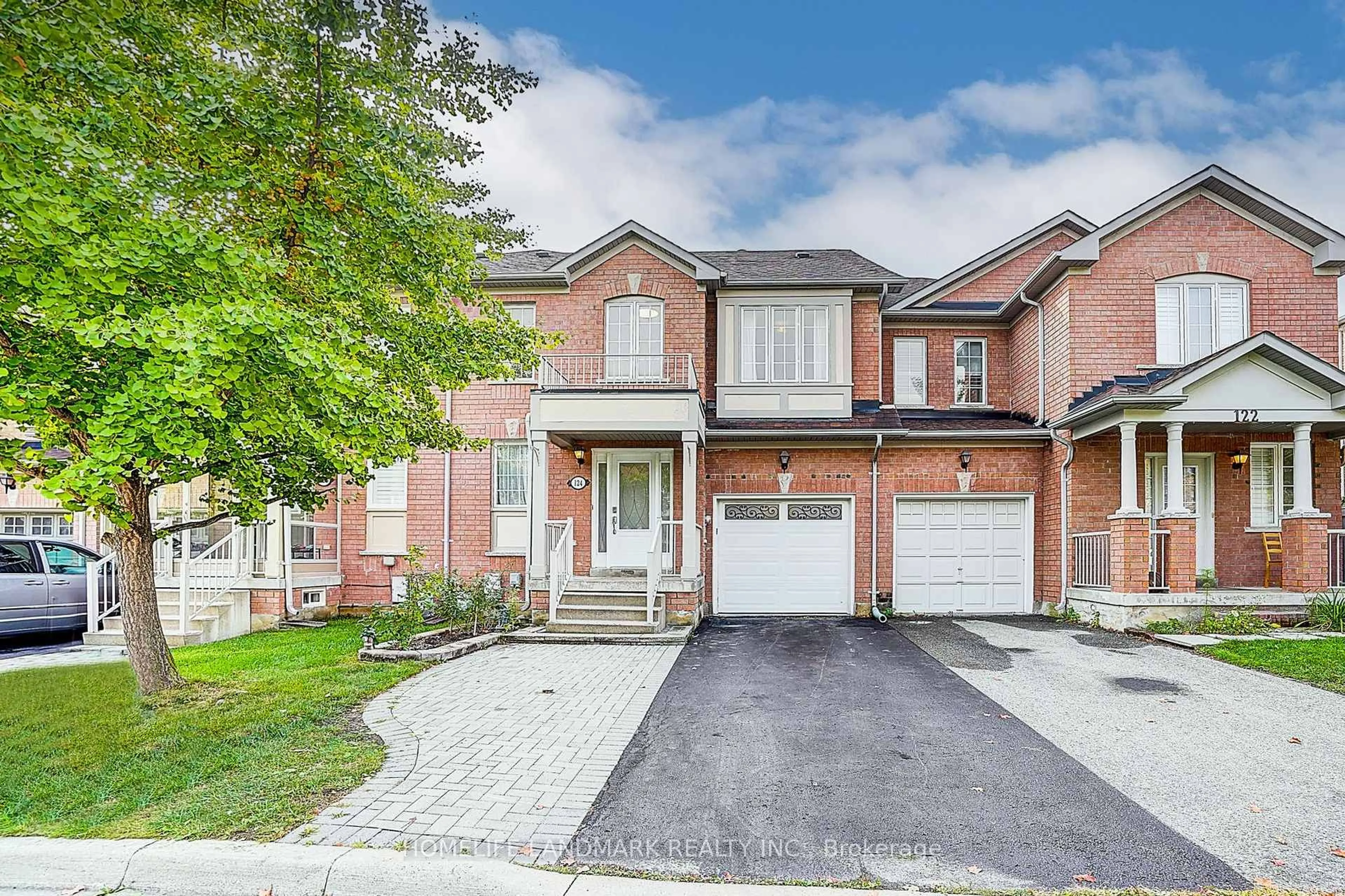 Home with brick exterior material, street for 124 King William Cres, Richmond Hill Ontario L4B 4T1