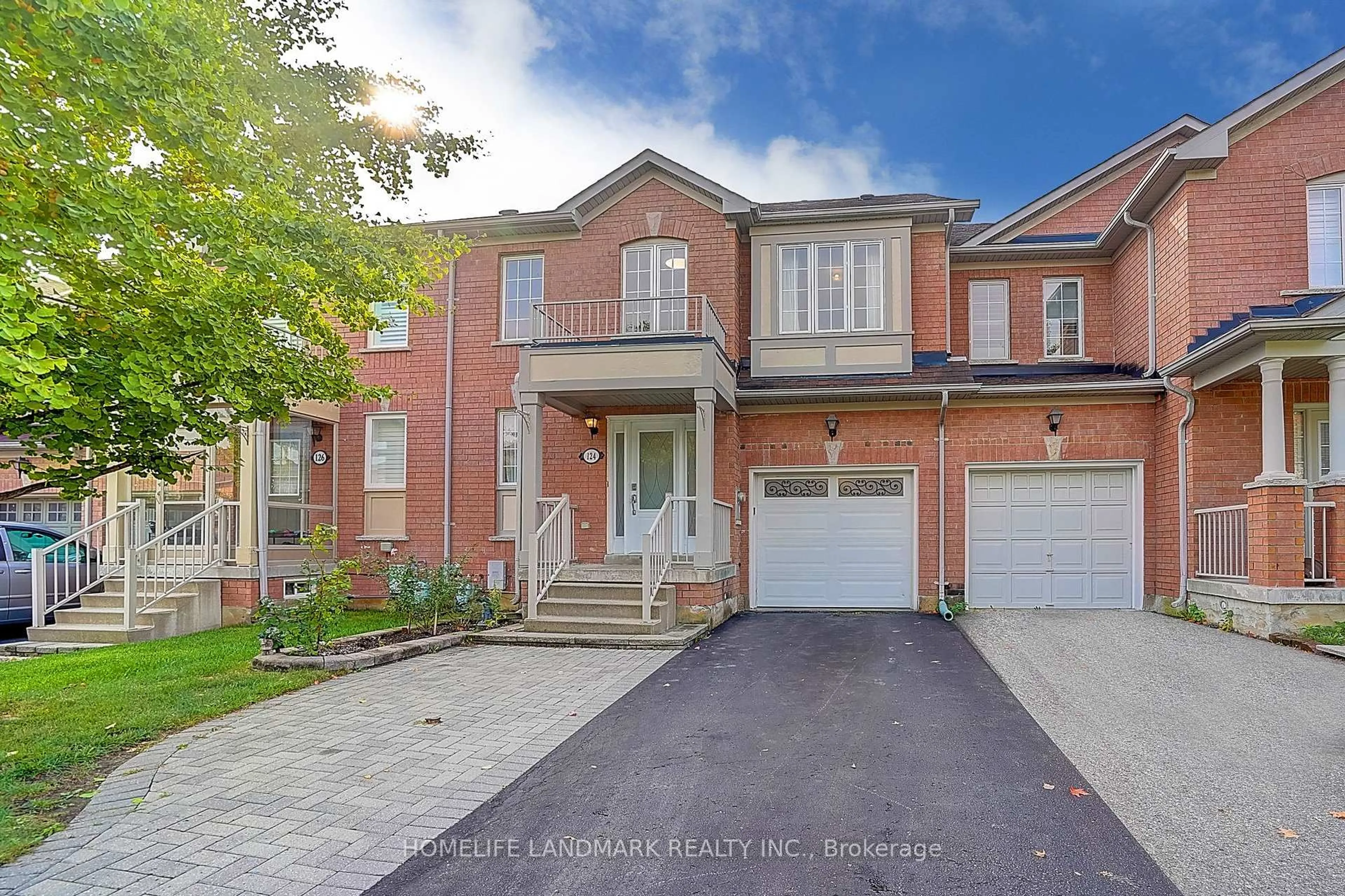 Home with brick exterior material, street for 124 King William Cres, Richmond Hill Ontario L4B 4T1