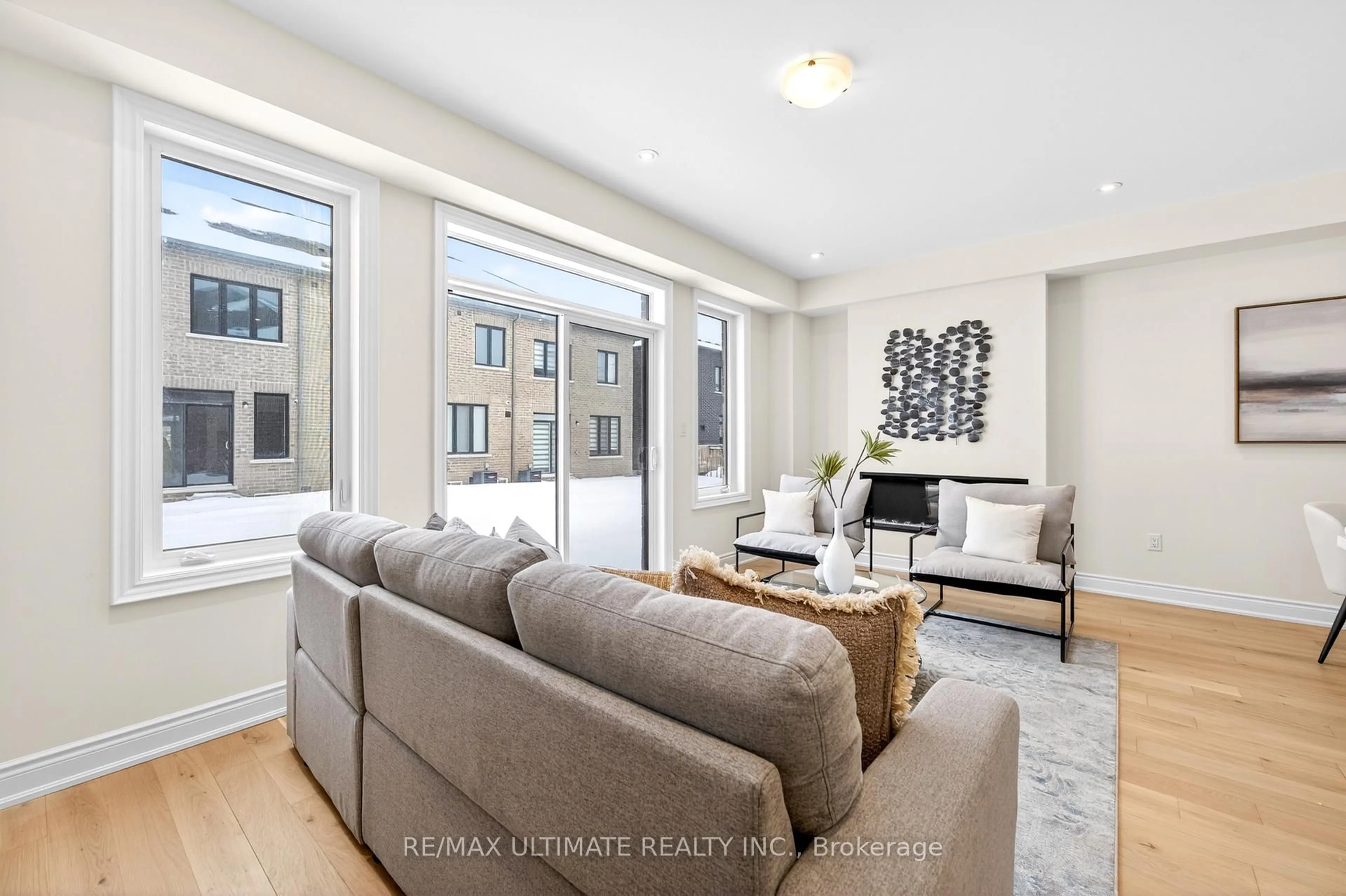 Living room with furniture, unknown for 16 Singhampton Rd, Vaughan Ontario L4H 5J6