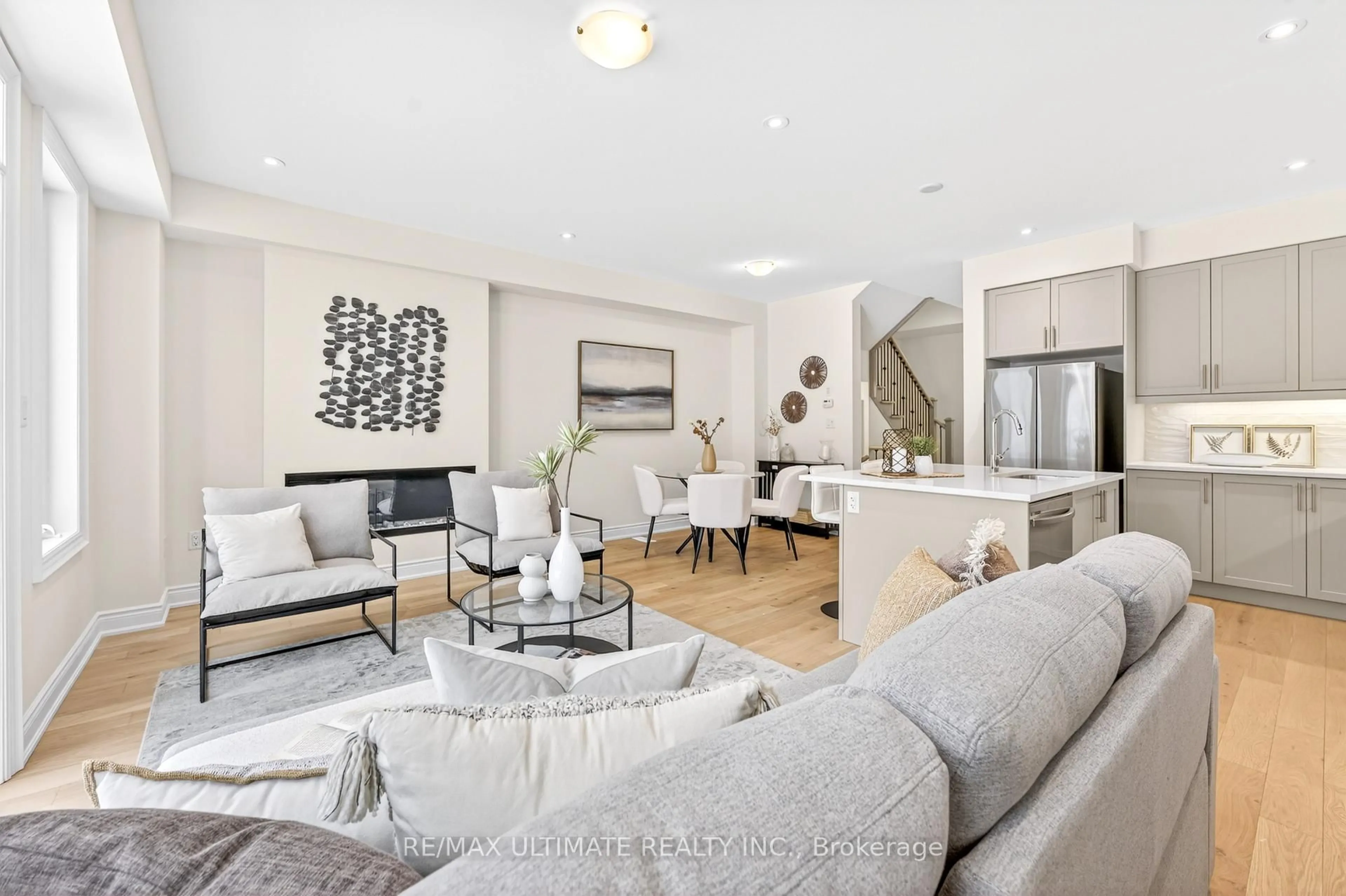 Living room with furniture, unknown for 16 Singhampton Rd, Vaughan Ontario L4H 5J6