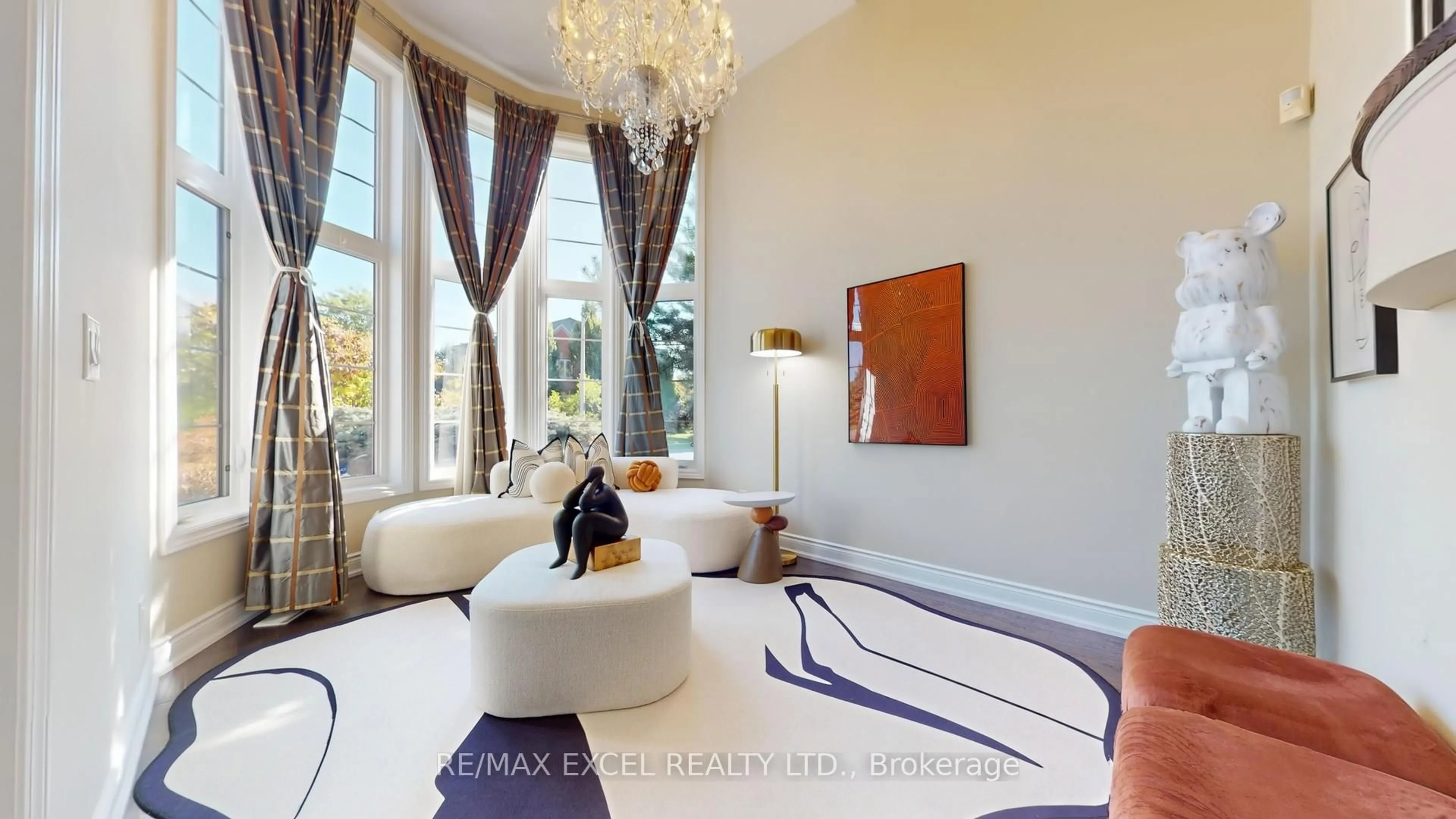 Living room with furniture, unknown for 215 Coon's Rd, Richmond Hill Ontario L4E 4R3