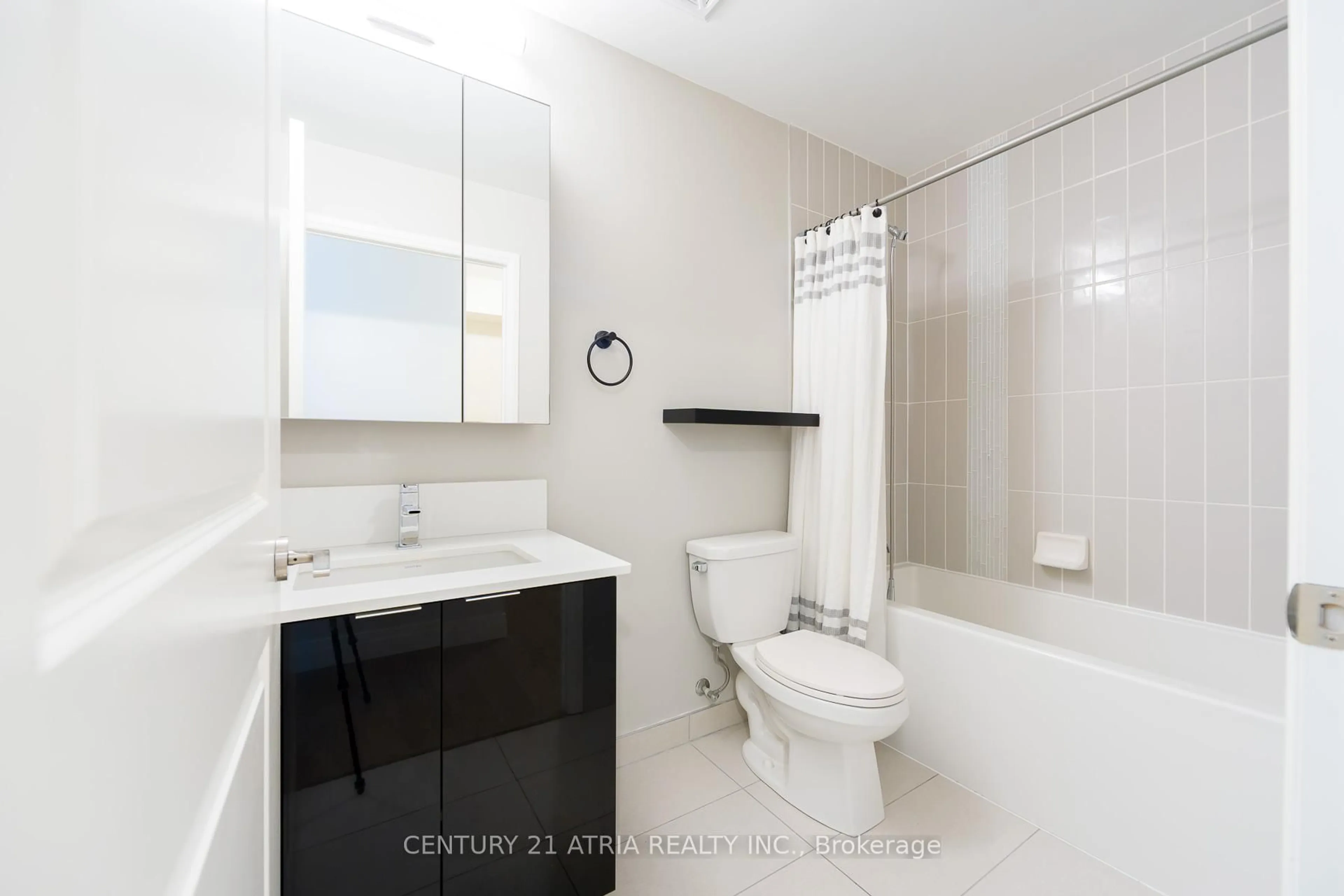 Standard bathroom, ceramic/tile floor for 99 Eagle Rock Way #532, Vaughan Ontario L6A 5A7