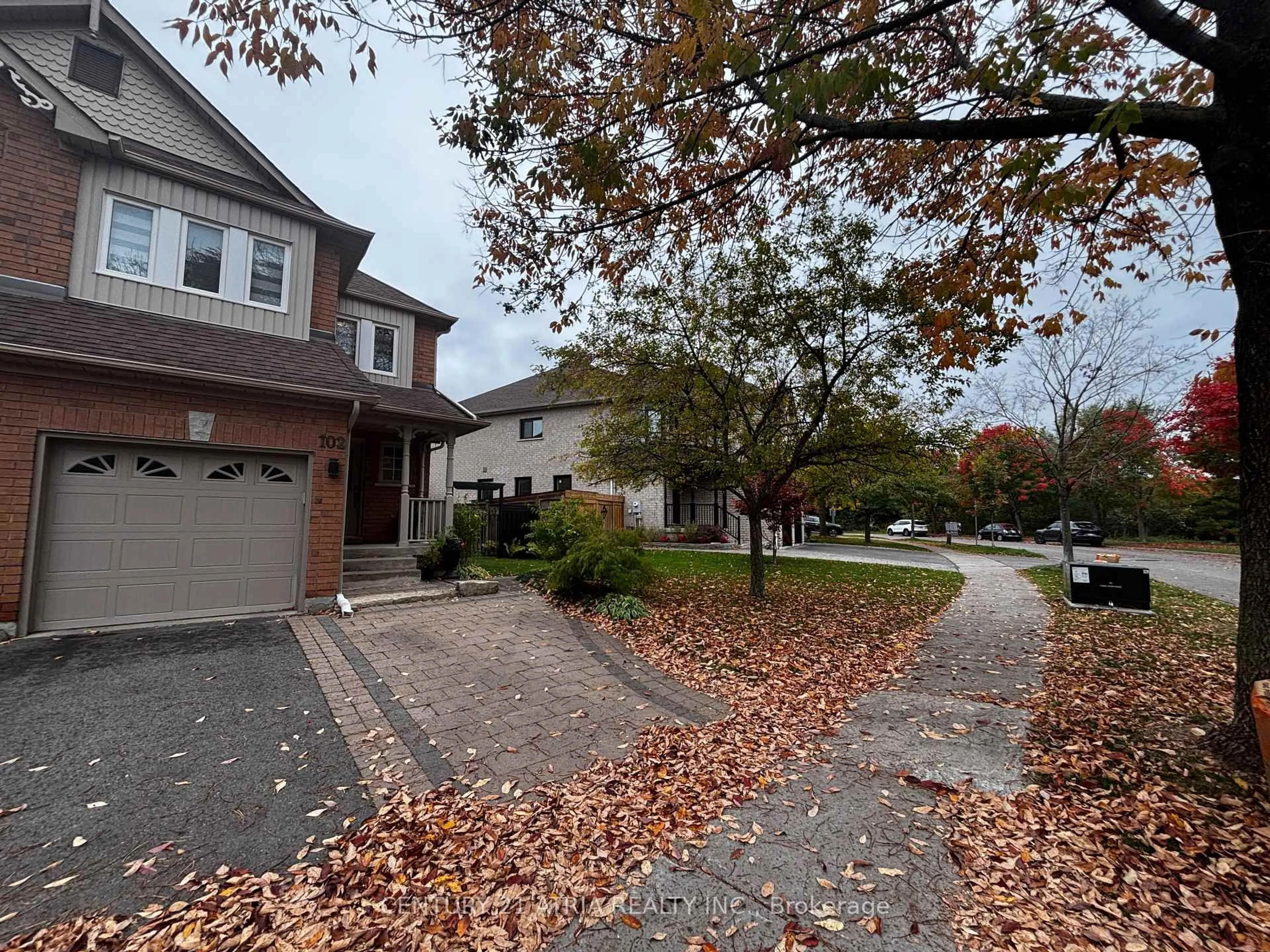 Home with brick exterior material, street for 102 Woodroof Cres, Aurora Ontario L4G 7H3