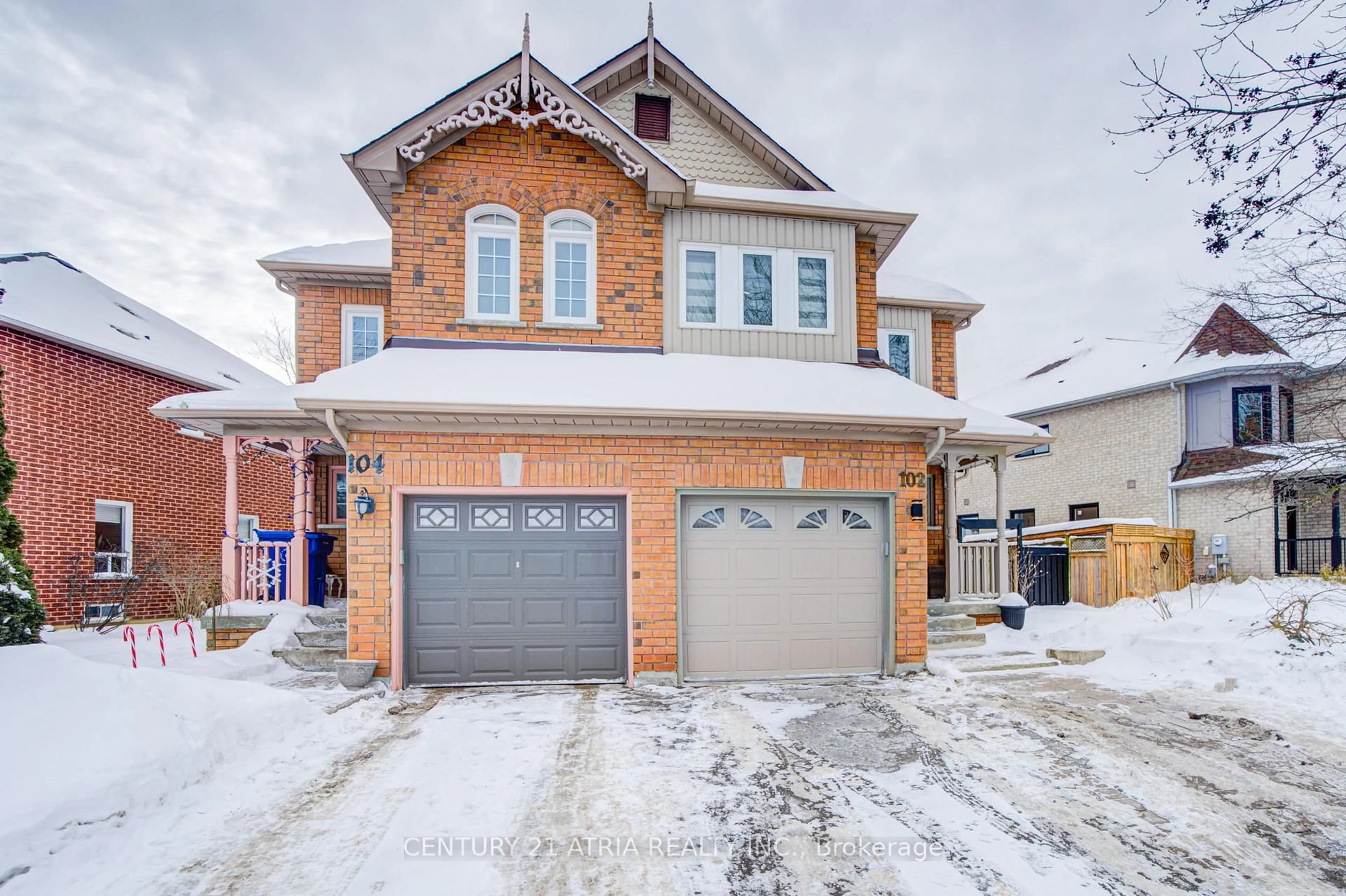 Home with brick exterior material, street for 102 Woodroof Cres, Aurora Ontario L4G 7H3