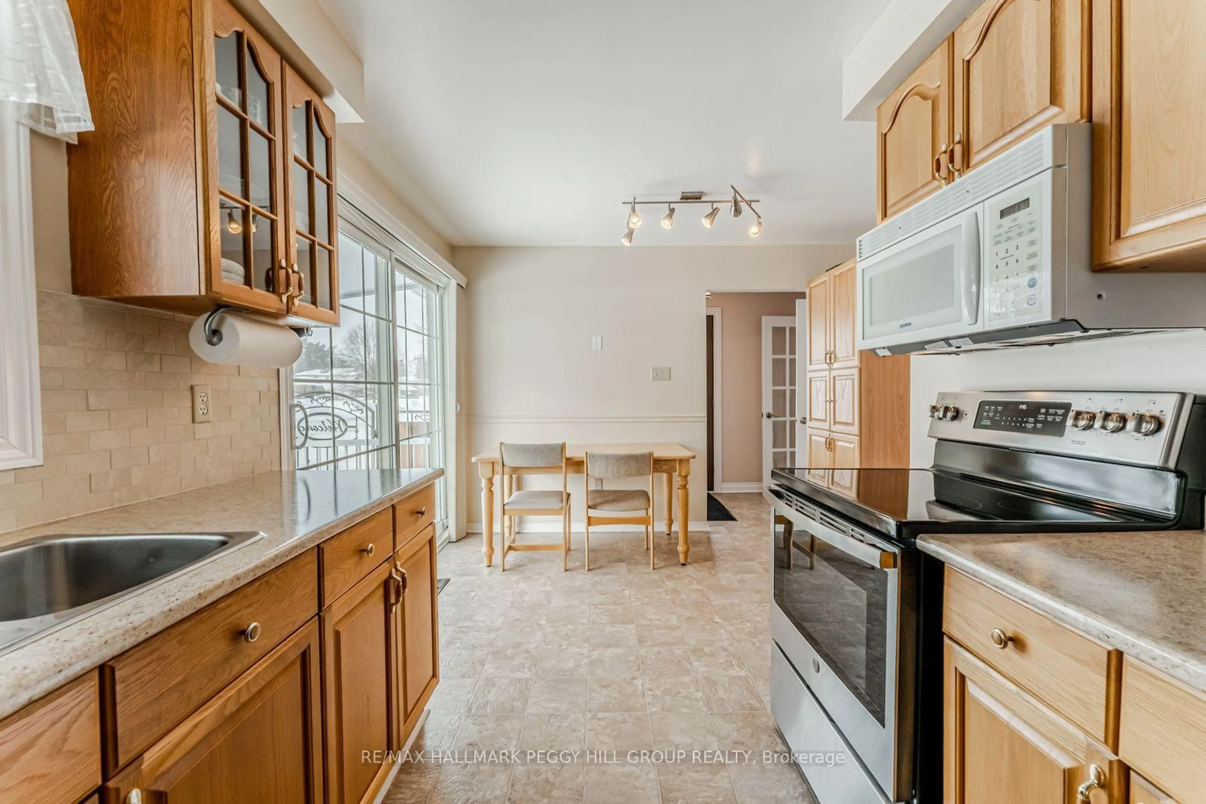 Unknown for 2 McQueen St, Essa Ontario L0M 1B0