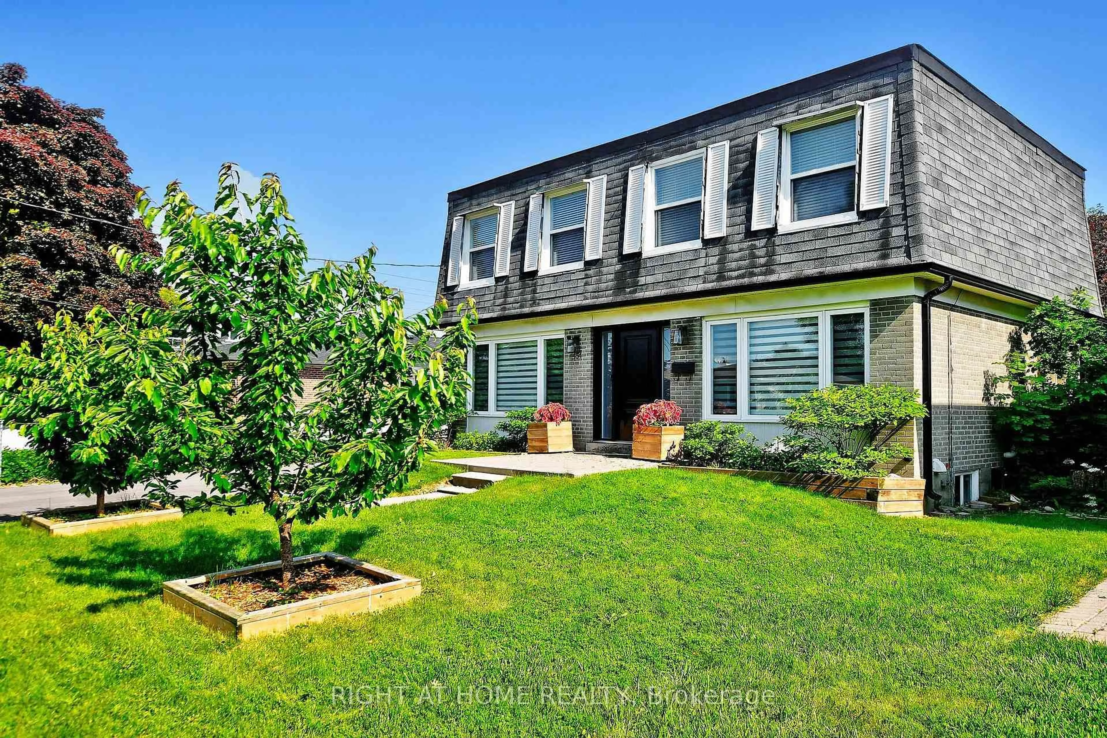 Unknown for 454 Alper St, Richmond Hill Ontario L4C 2Z6