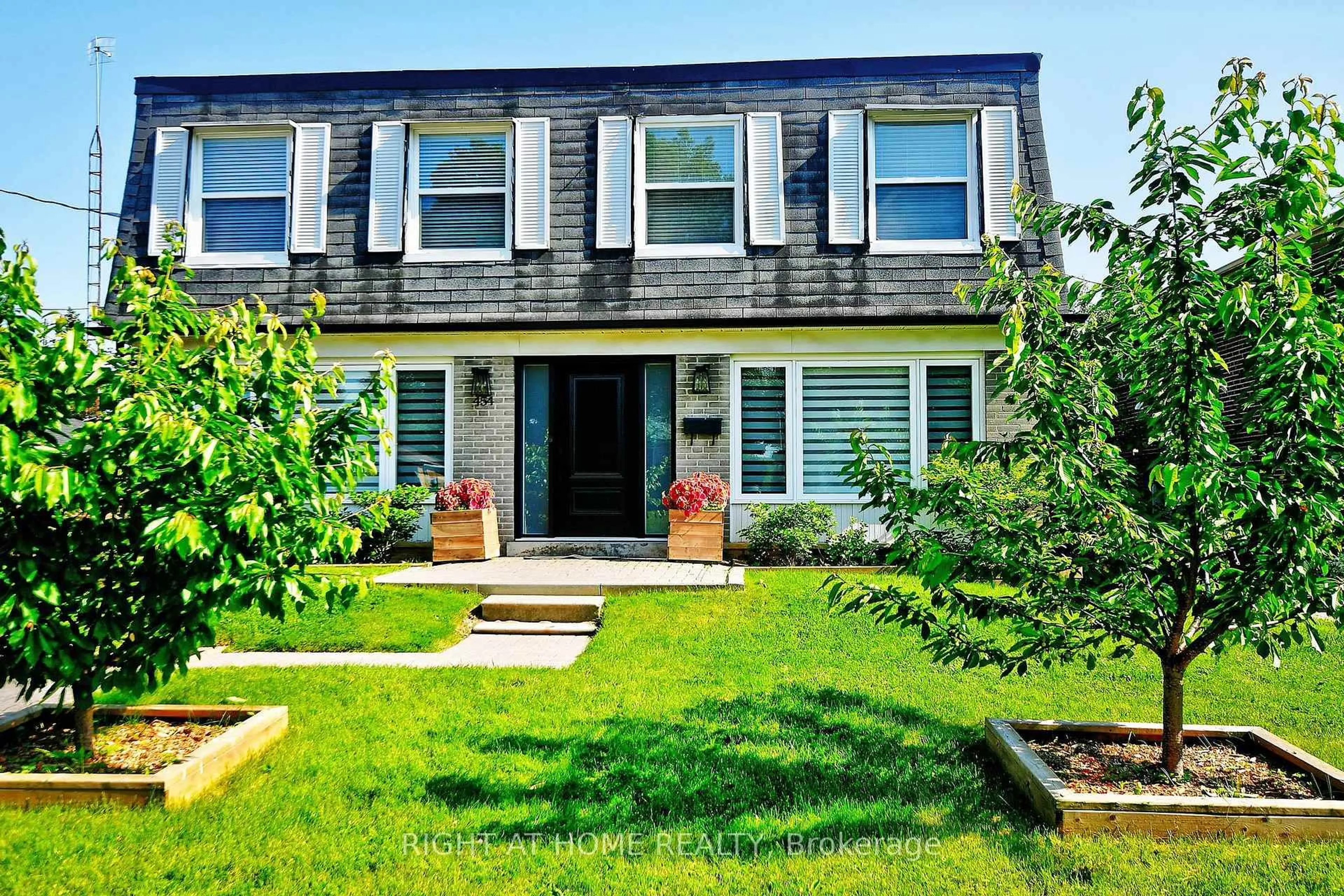 Unknown for 454 Alper St, Richmond Hill Ontario L4C 2Z6