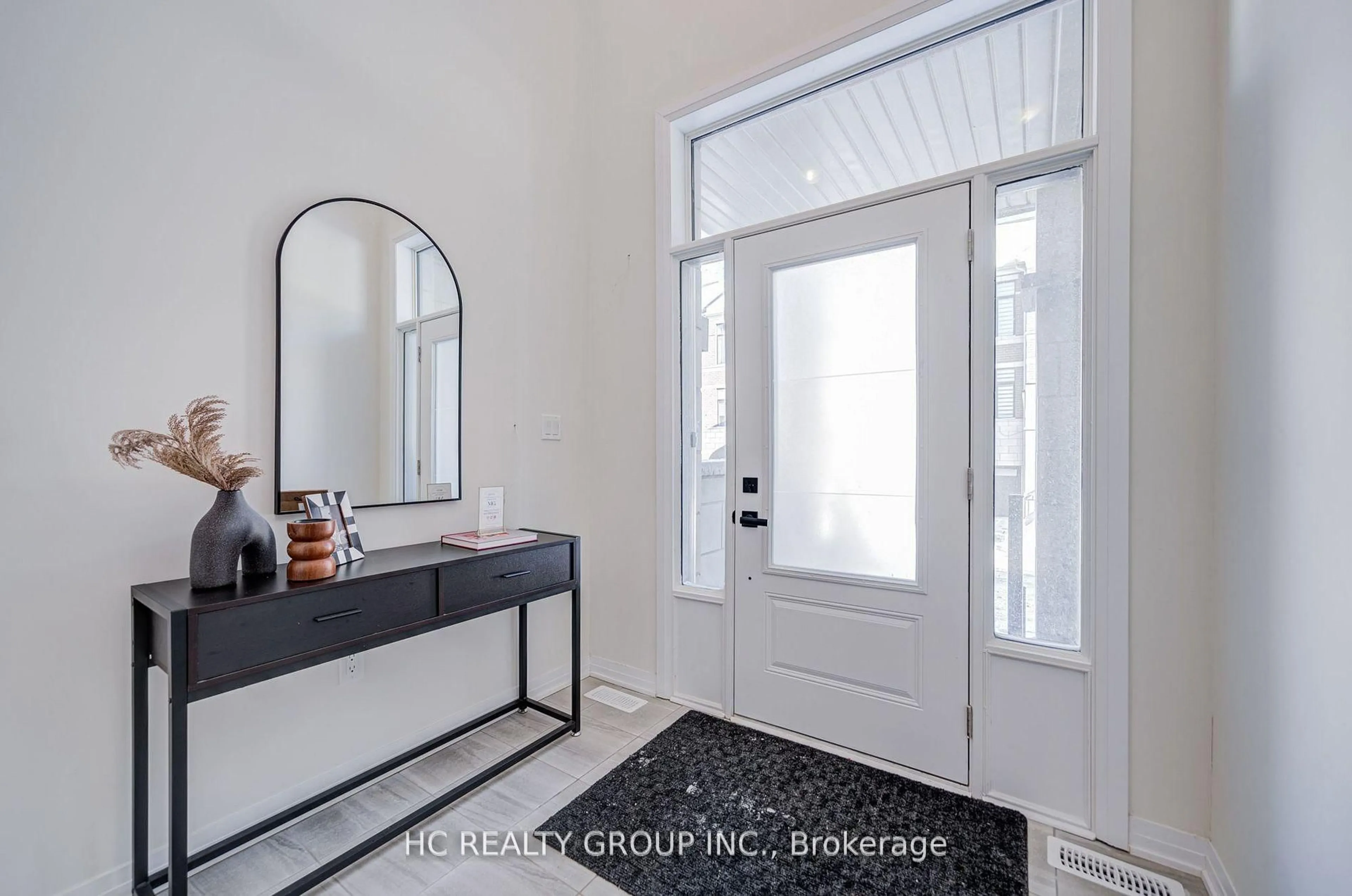 Indoor entryway for 34 Millman Lane, Richmond Hill Ontario L4S 0P9