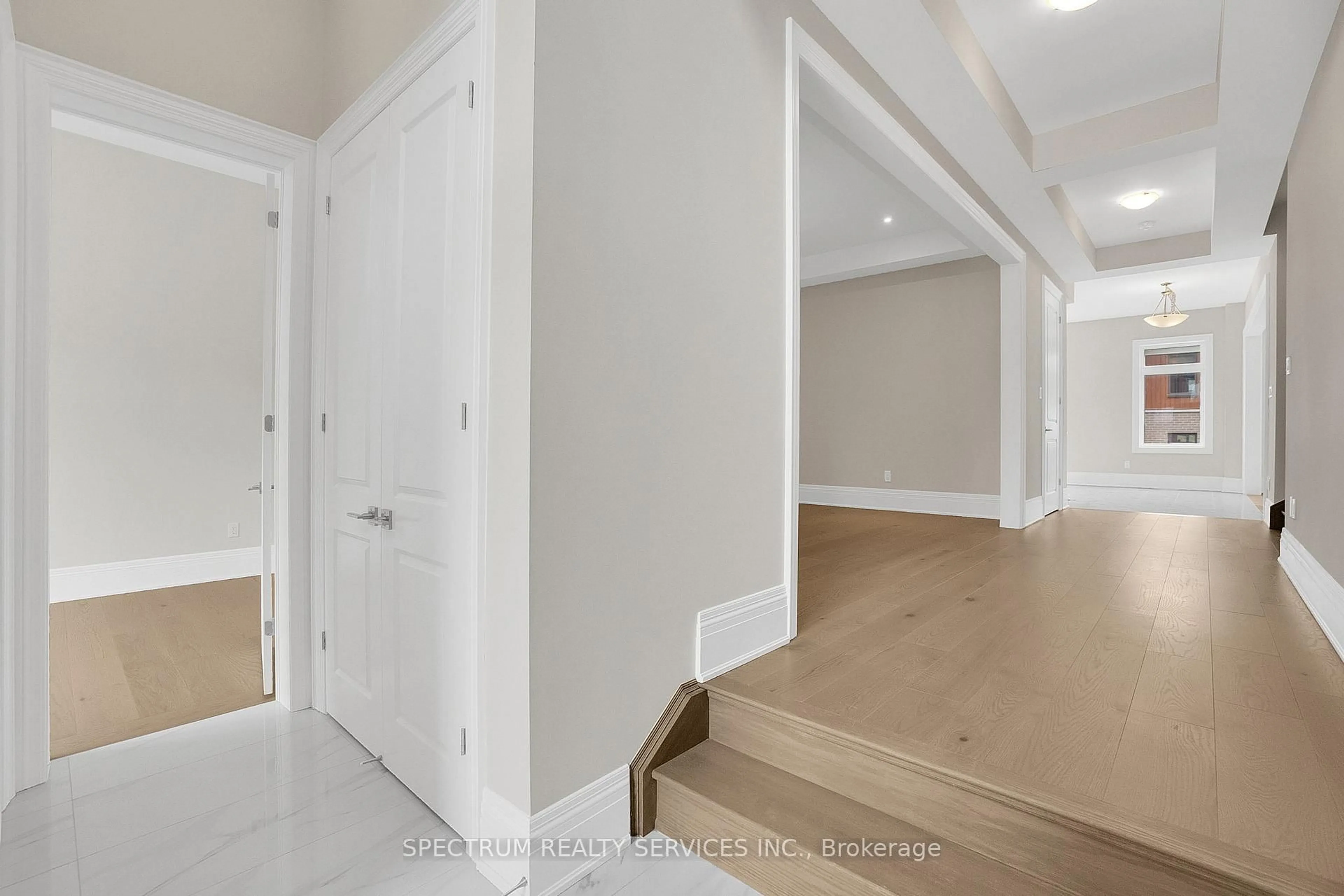 Indoor entryway for 7 Kingwood (LOT 9) Lane, Aurora Ontario L4G 6W4