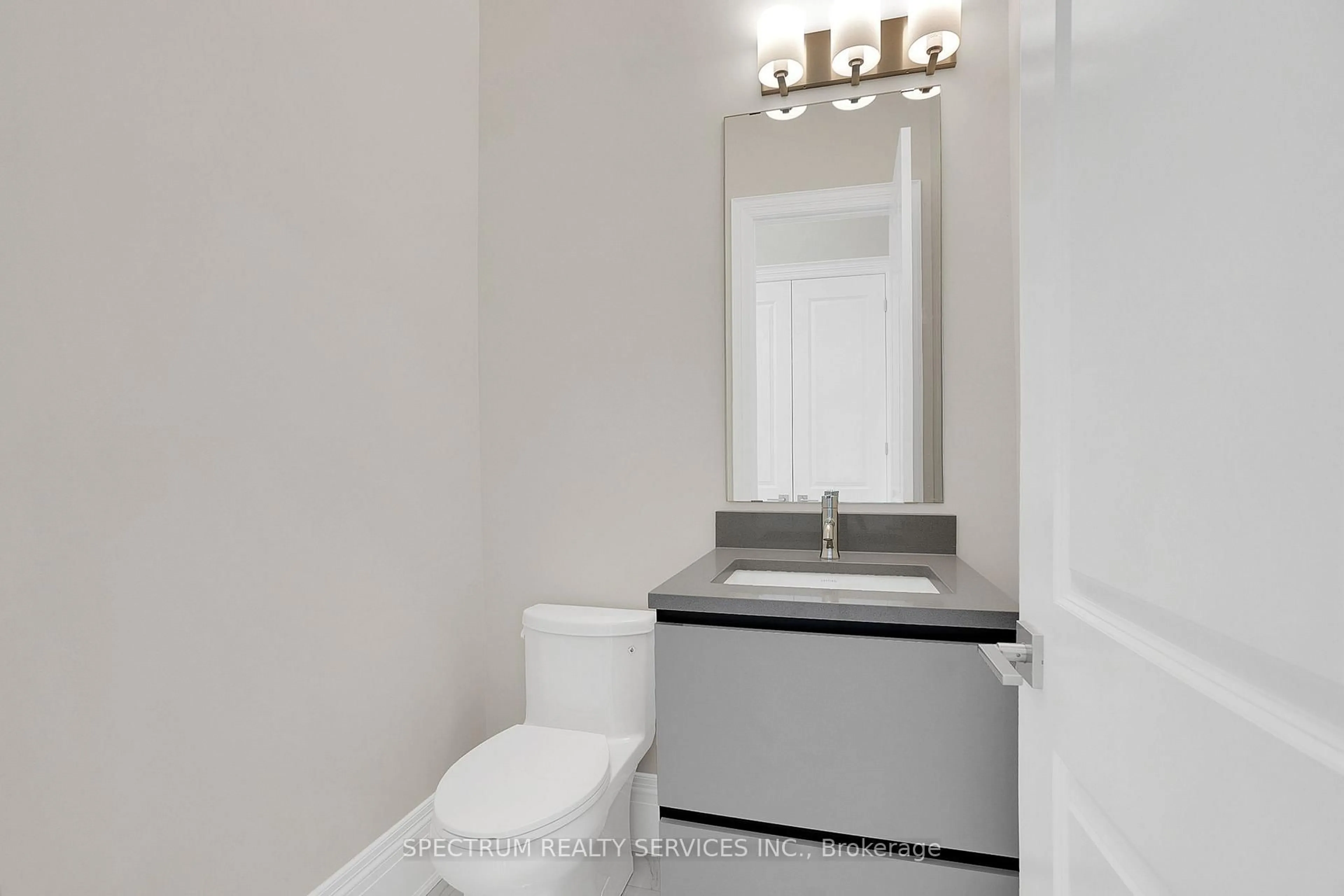 Standard bathroom, unknown for 7 Kingwood (LOT 9) Lane, Aurora Ontario L4G 6W4