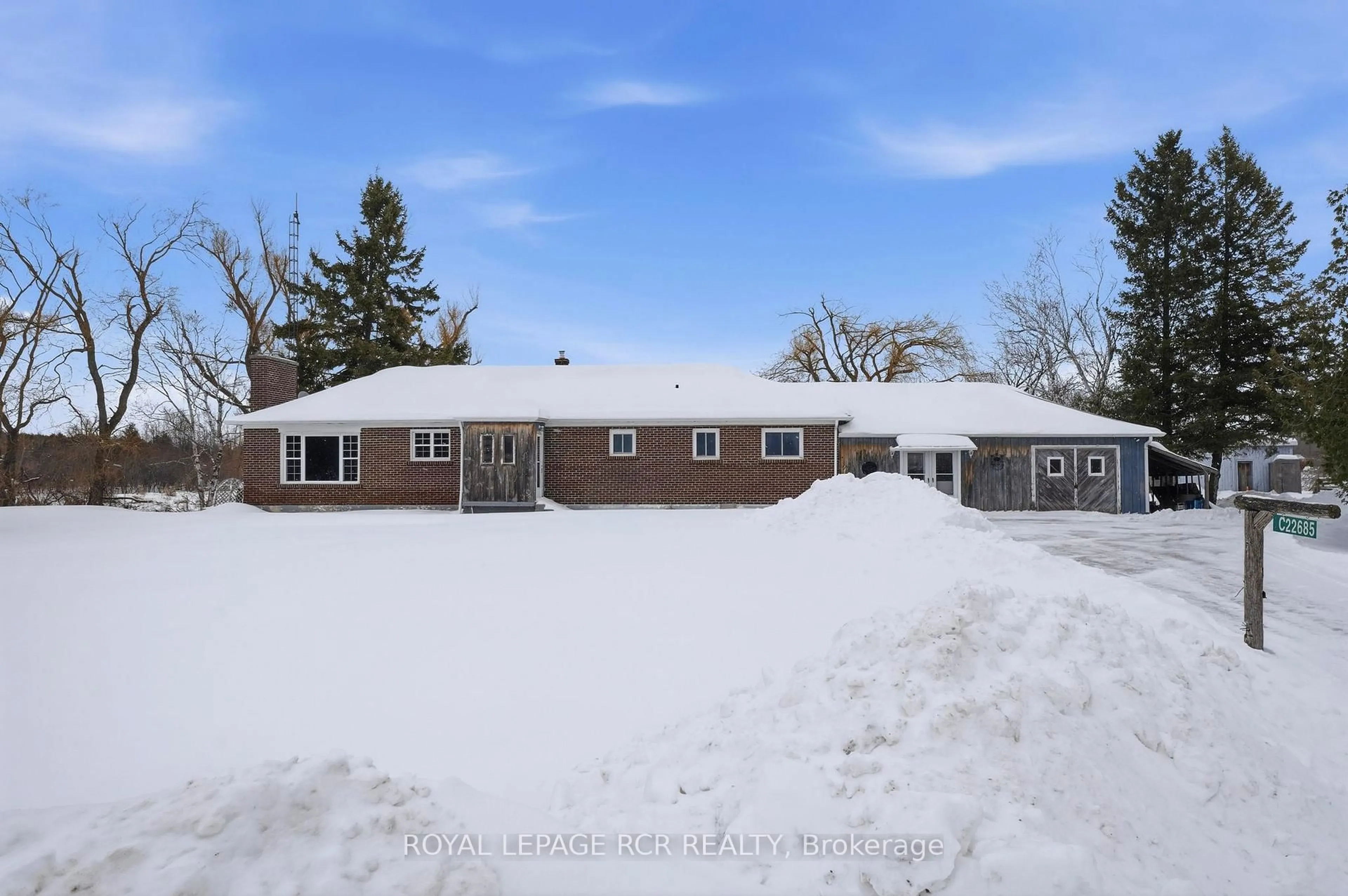 A pic from outside/outdoor area/front of a property/back of a property/a pic from drone, street for 22685 18a Sdrd, Brock Ontario L0E 1E0