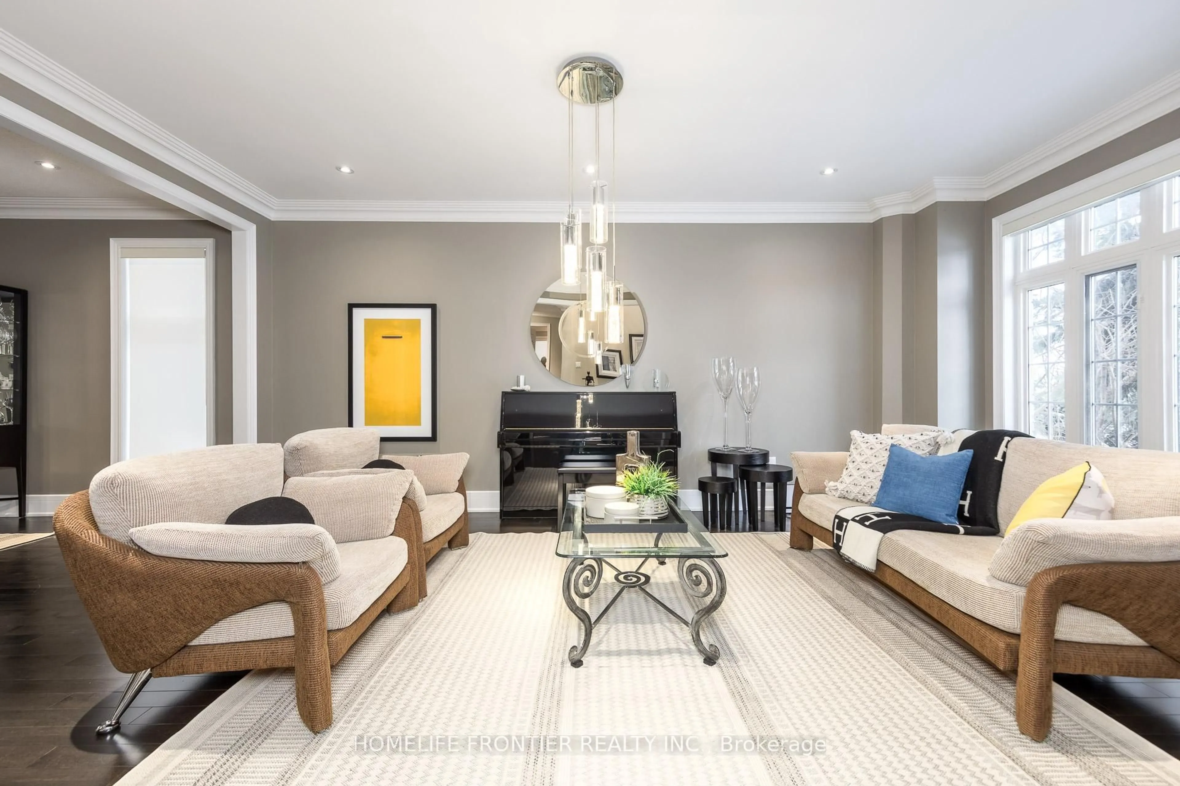 Living room with furniture, unknown for 3 Brimwood Cres, Richmond Hill Ontario L4B 4B4